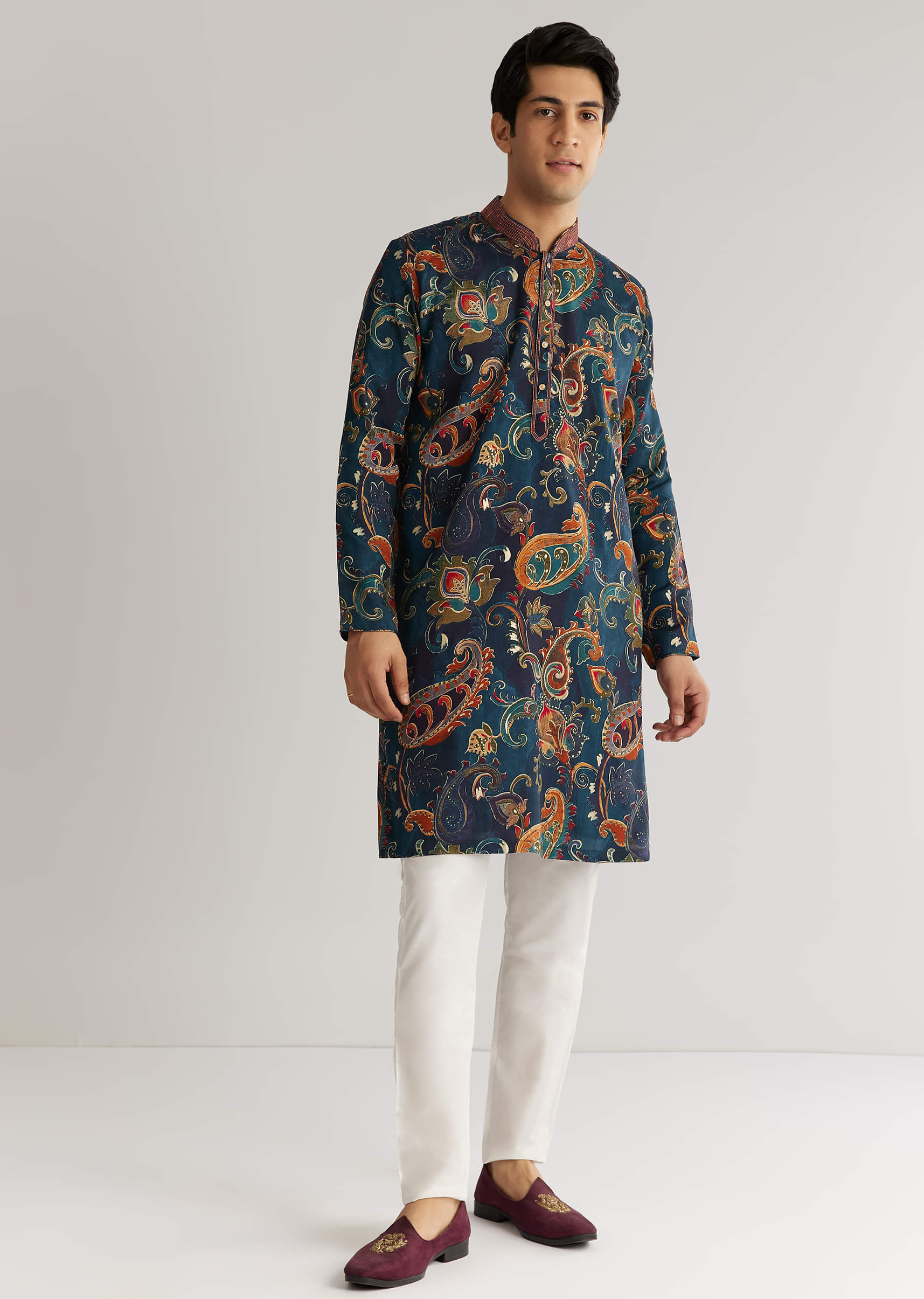 navy-blue-silk-resham-embroidered-kurta-set-with-paisley-prints-sg323936-4_aa227691-5971-471e-bd96-3eb64858e1f3.jpg