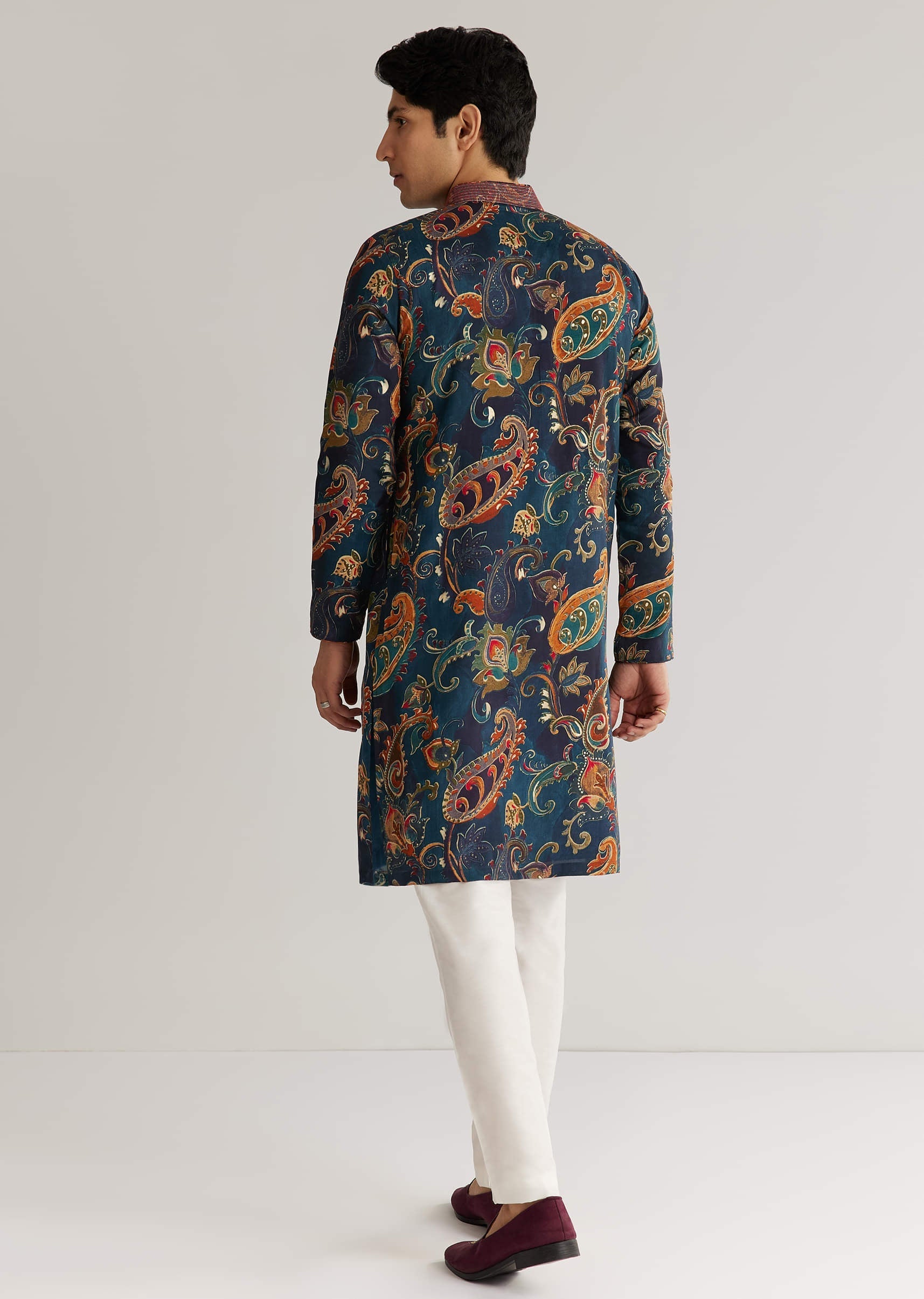 navy-blue-silk-resham-embroidered-kurta-set-with-paisley-prints-sg323936-5_e6395385-0f6c-40c9-a7ca-224f64710a40.jpg