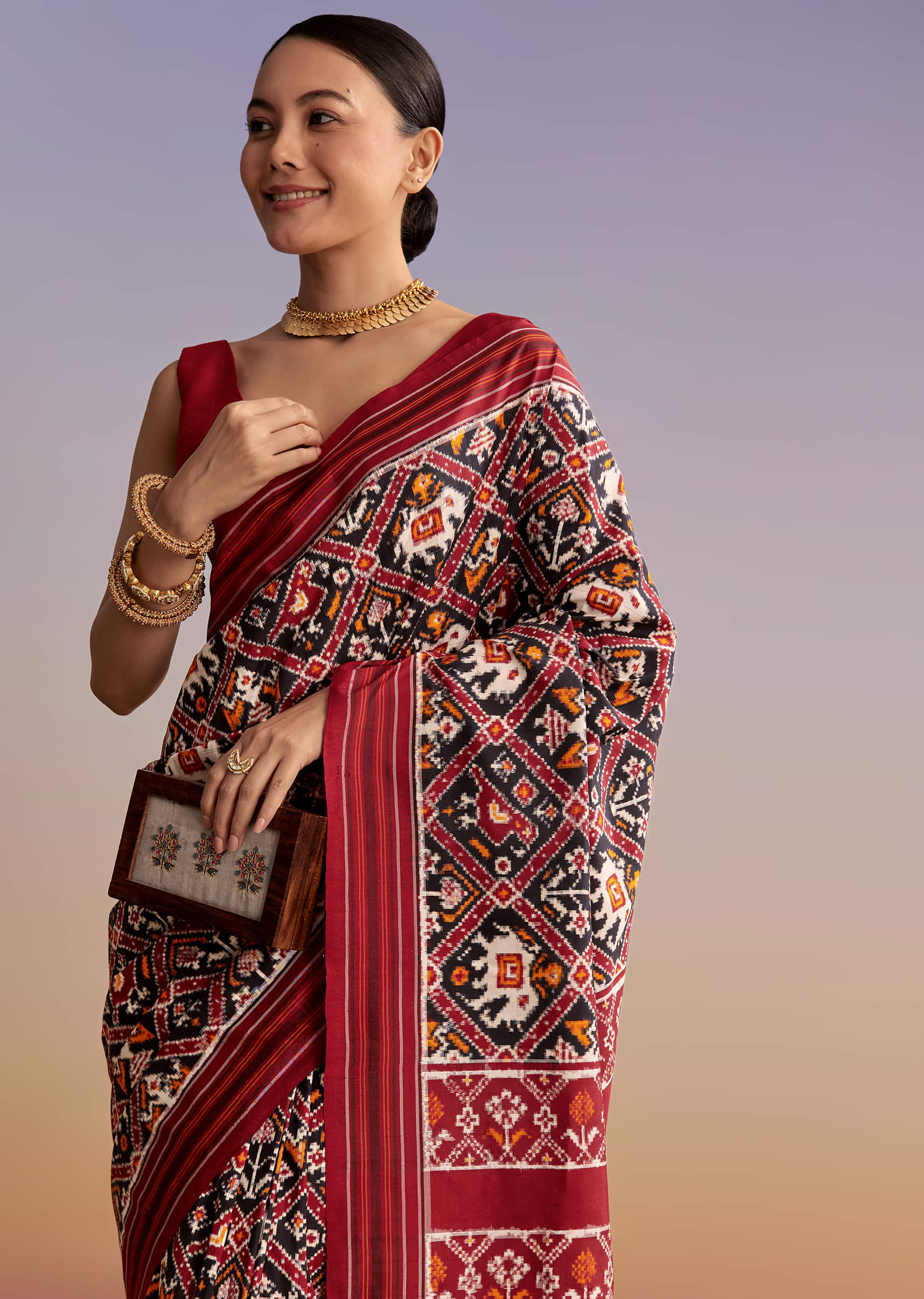 navy-blue-silk-single-ikkat-handwoven-patola-saree-with-animal-motifs-sg332436-5.jpg