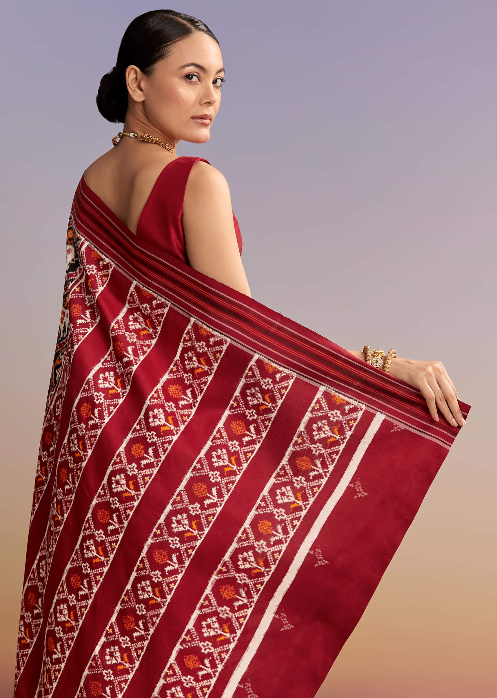 navy-blue-silk-single-ikkat-handwoven-patola-saree-with-animal-motifs-sg332436-6.jpg