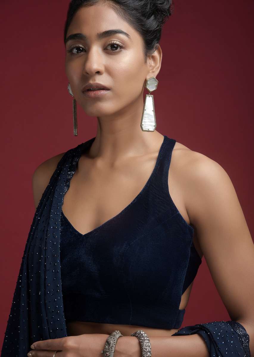 navy_blue_blouse_in_velvet_with_halter_straps_and_sweetheart_neckline_online_-_kalki_fashion_-_sg20909_5__3_aa4eff8c-7eb6-4c33-b347-84c1397a35d9.jpg