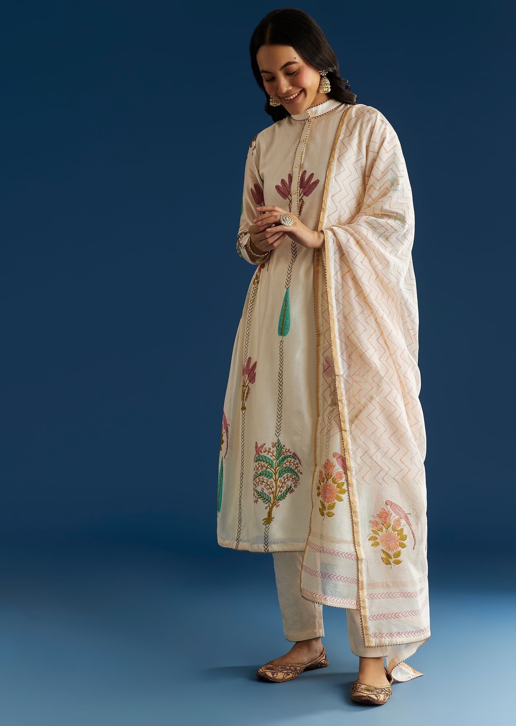 off-white-block-print-anarkali-with-gotta-lace-neckline-and-dupatta-sg305508-4_653029c8-5aeb-421b-a5d2-1a903a8e43d1.jpg