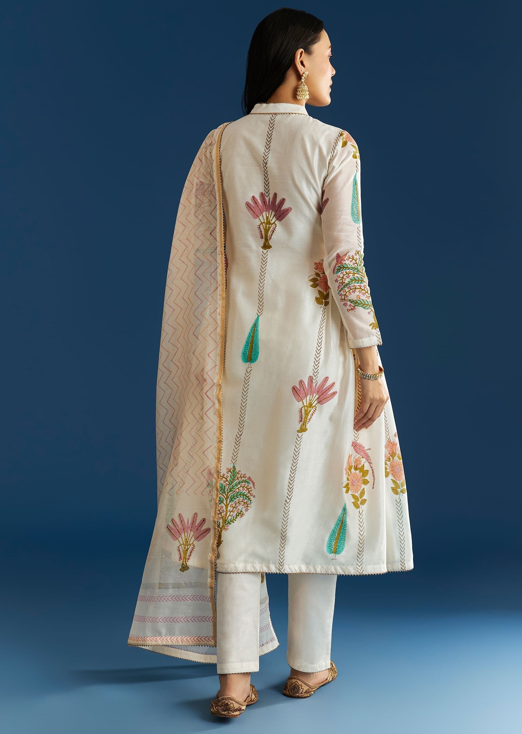 off-white-block-print-anarkali-with-gotta-lace-neckline-and-dupatta-sg305508-5_95172f49-c97f-4a09-8366-afa48c603a67.jpg