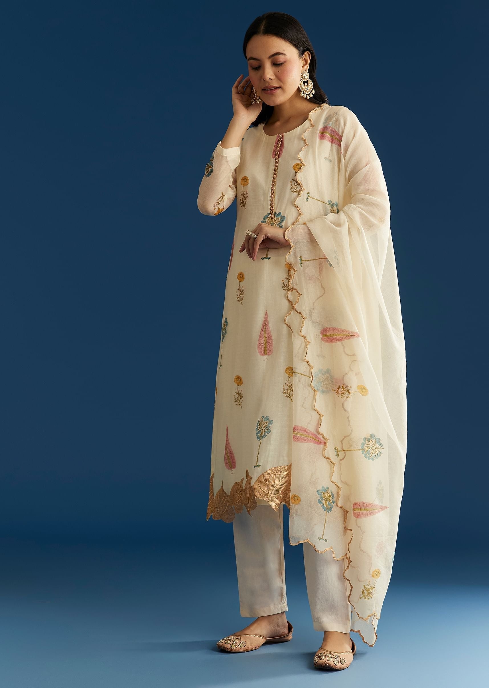 off-white-block-print-kurta-and-dupatta-set-in-mull-chanderi-sg305518-3_df6964a0-0916-4d82-af64-f3fe6a34e696.jpg