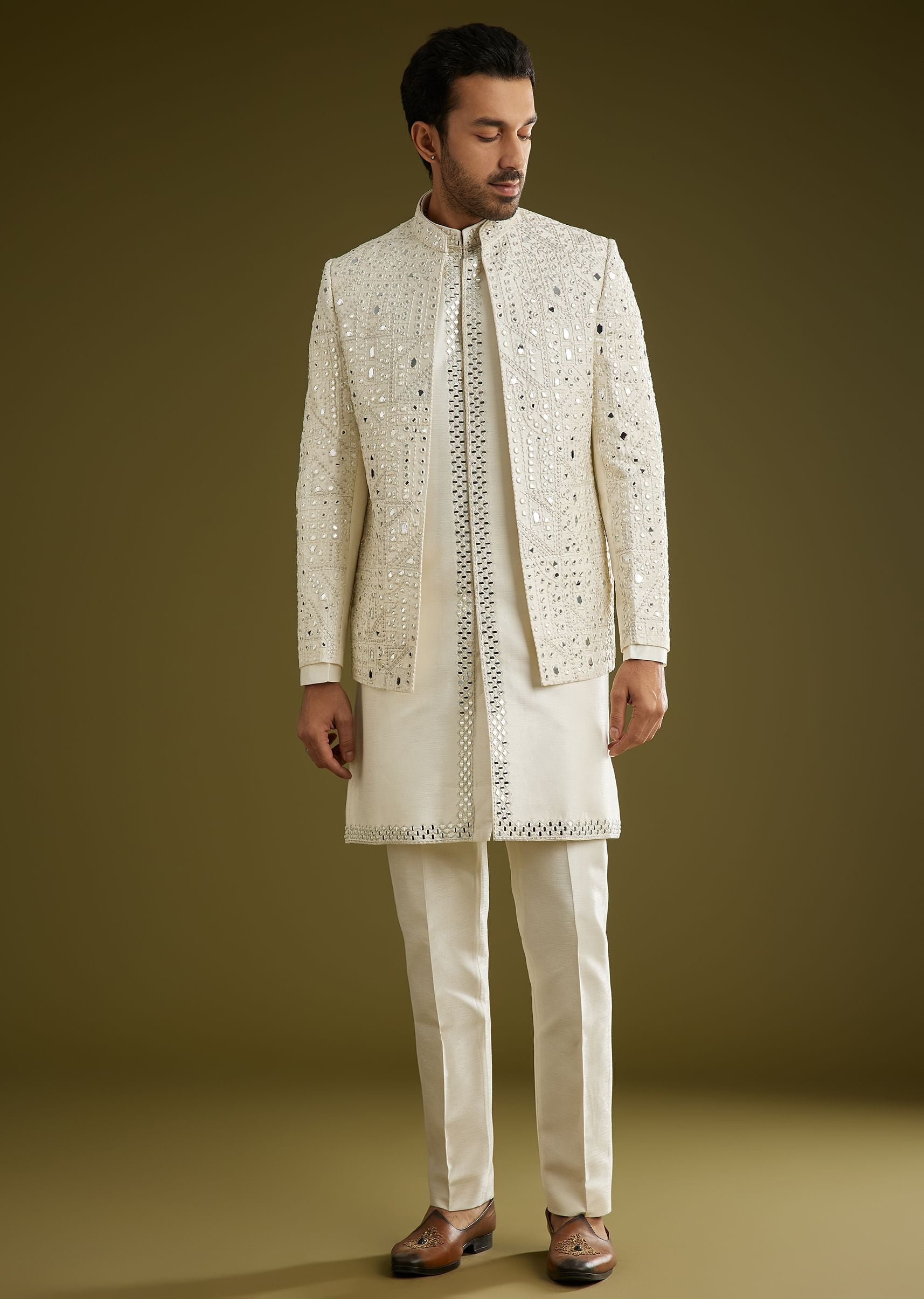 off-white-indo-western-set-with-mirror-and-thread-work-on-silk-sg304670-1_4_5fca2f43-0571-4932-afb8-fa1f0e6871e1.jpg
