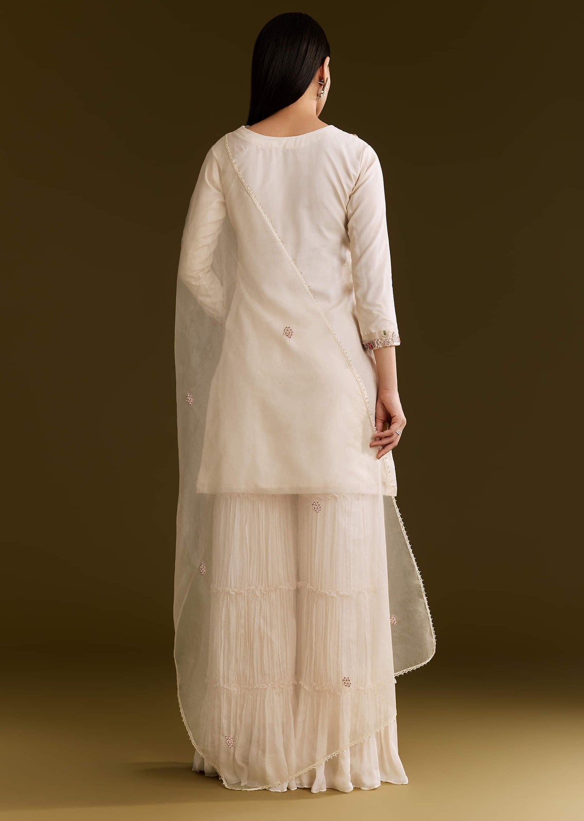 off-white-organza-embroidered-kurta-set-with-dupatta-sg324631-5_220ceea2-f8b9-40da-bcf3-55dac77c9ac4.jpg