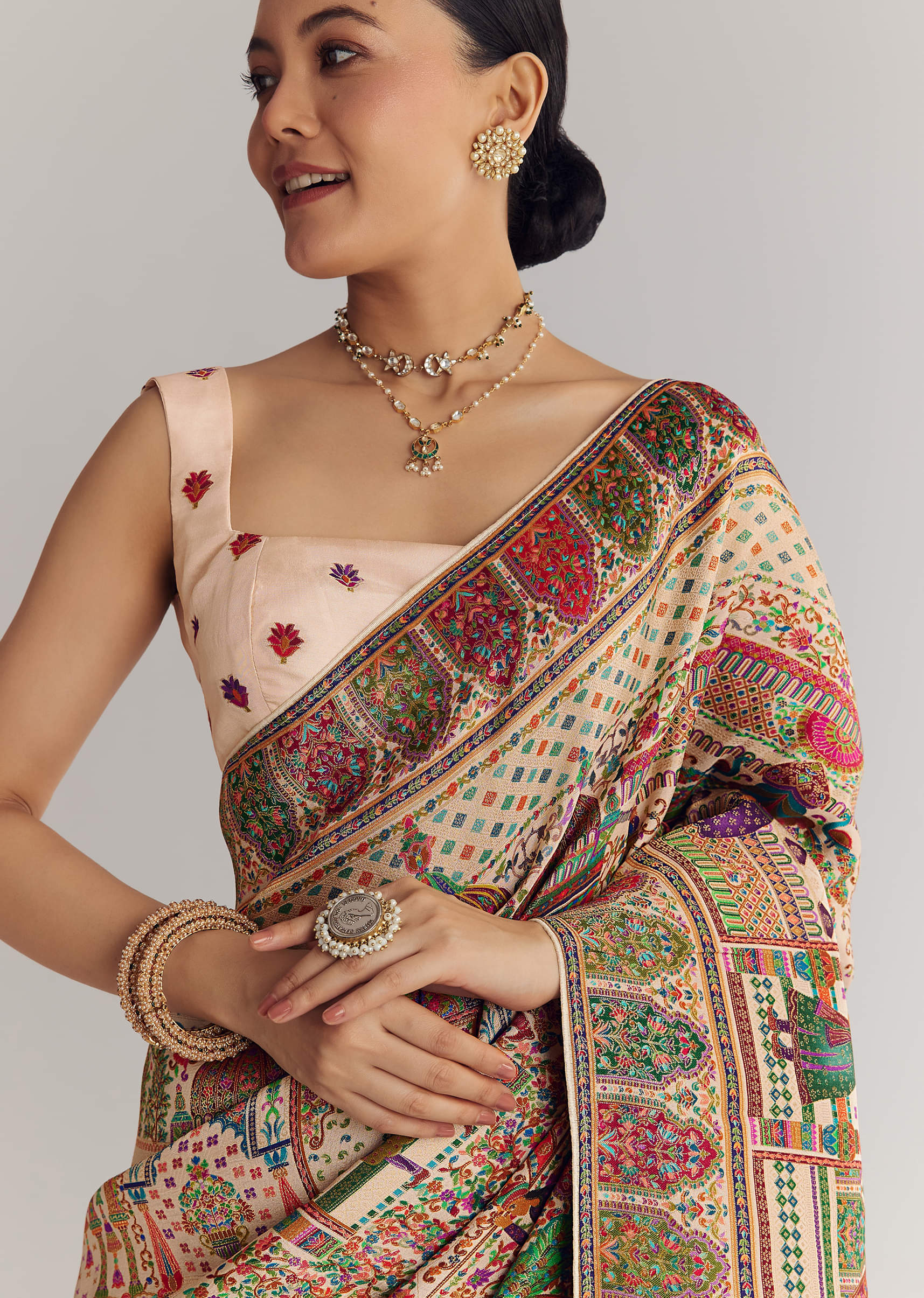 off-white-saree-in-natural-traditional-prints-sg311933-3_0f2248ef-acc4-4a4c-a6e2-5ee3bc1850f0.jpg