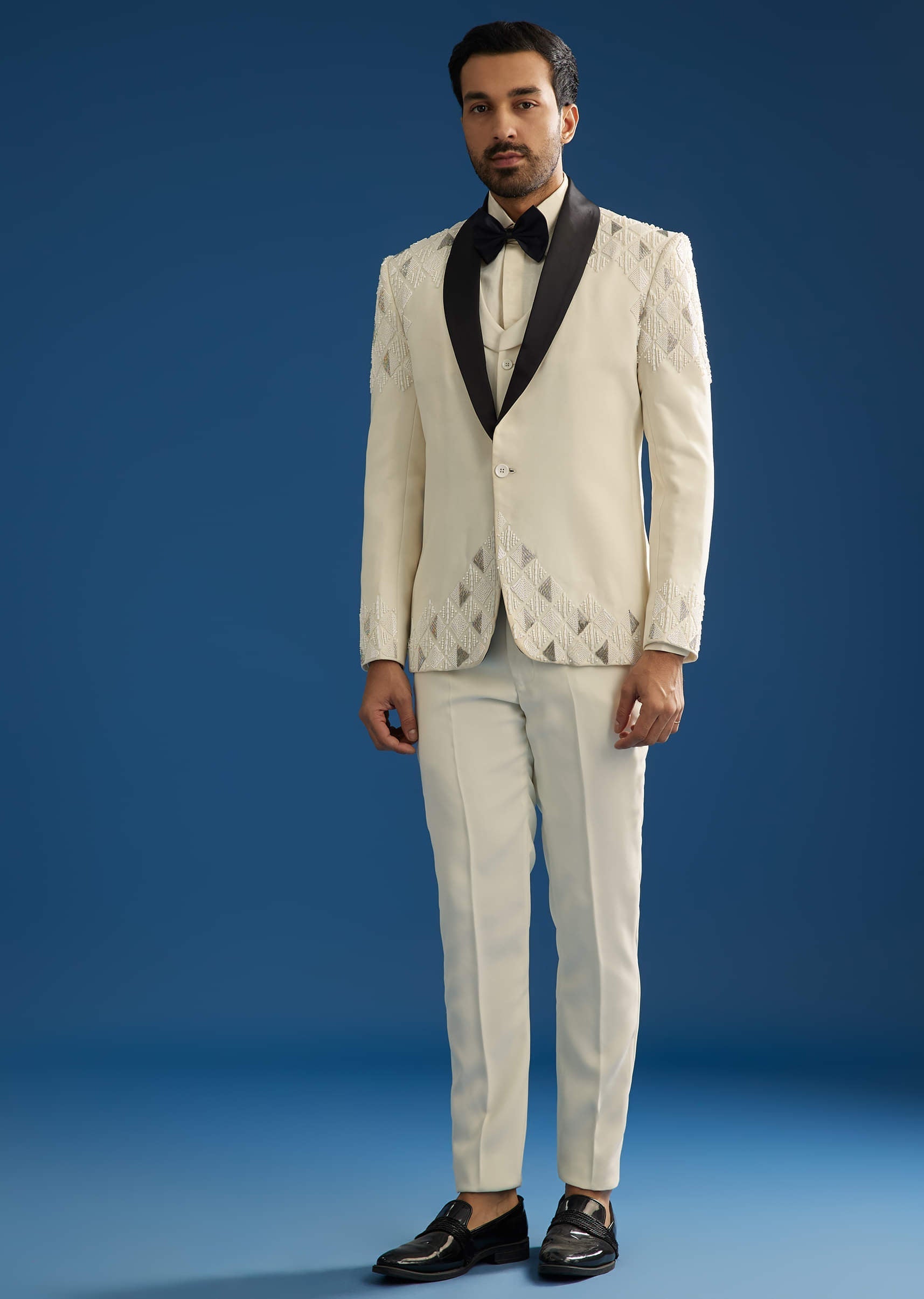 off-white-suiting-blazer-set-with-beads-and-cutdana-embroidery-sg300007-1_fbe0d419-4a19-4d91-b96f-167a7ba1dd59.jpg