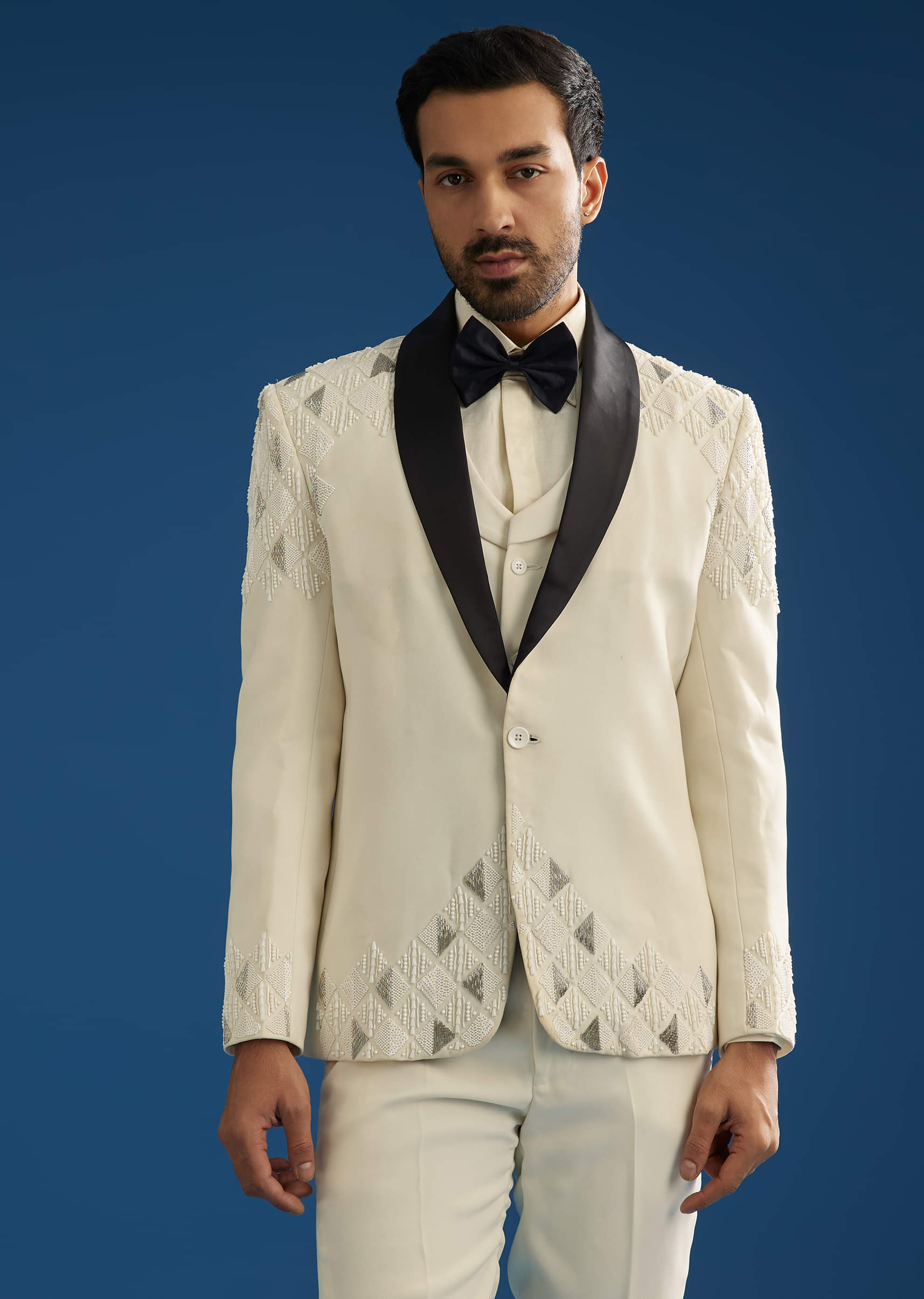 off-white-suiting-blazer-set-with-beads-and-cutdana-embroidery-sg300007-2_f0d3218a-7575-4148-9948-266640036af9.jpg