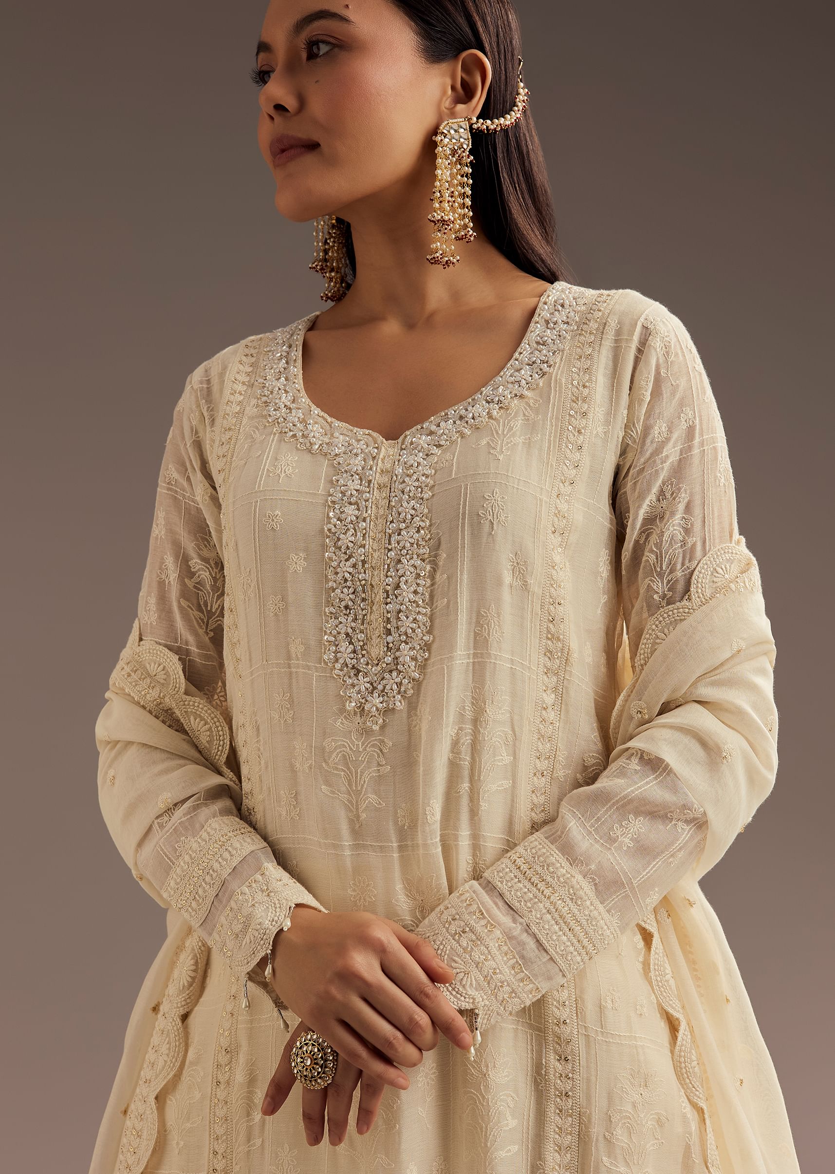 off-white-thread-motiwork-chanderi-kurta-dupatta-set-sg306263-1_c9ce9436-1b6e-46d8-89fc-303524df521f.jpg