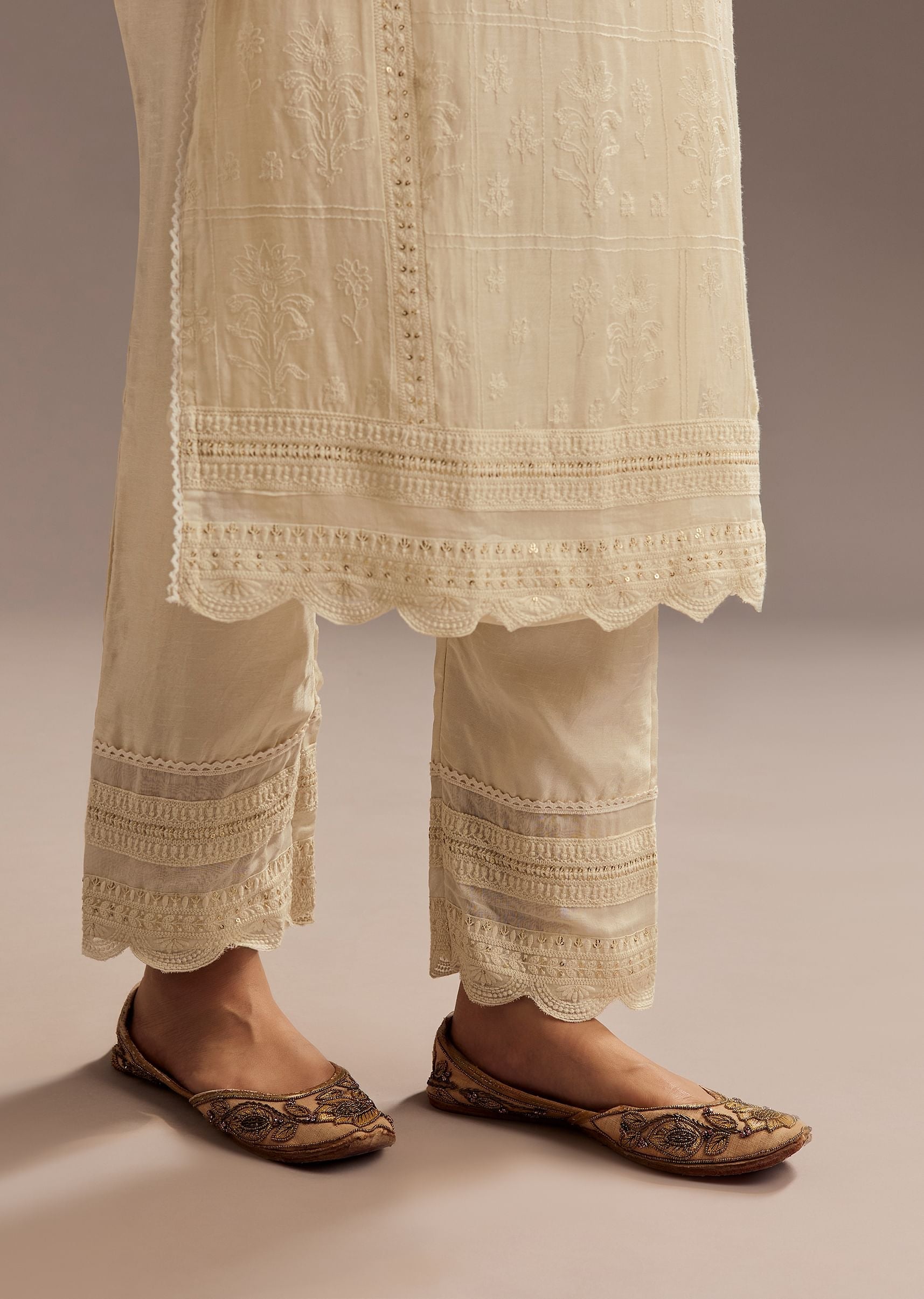 off-white-thread-motiwork-chanderi-kurta-dupatta-set-sg306263-5_9f34b84a-d0dc-43f4-b42a-7afb7374c7c0.jpg