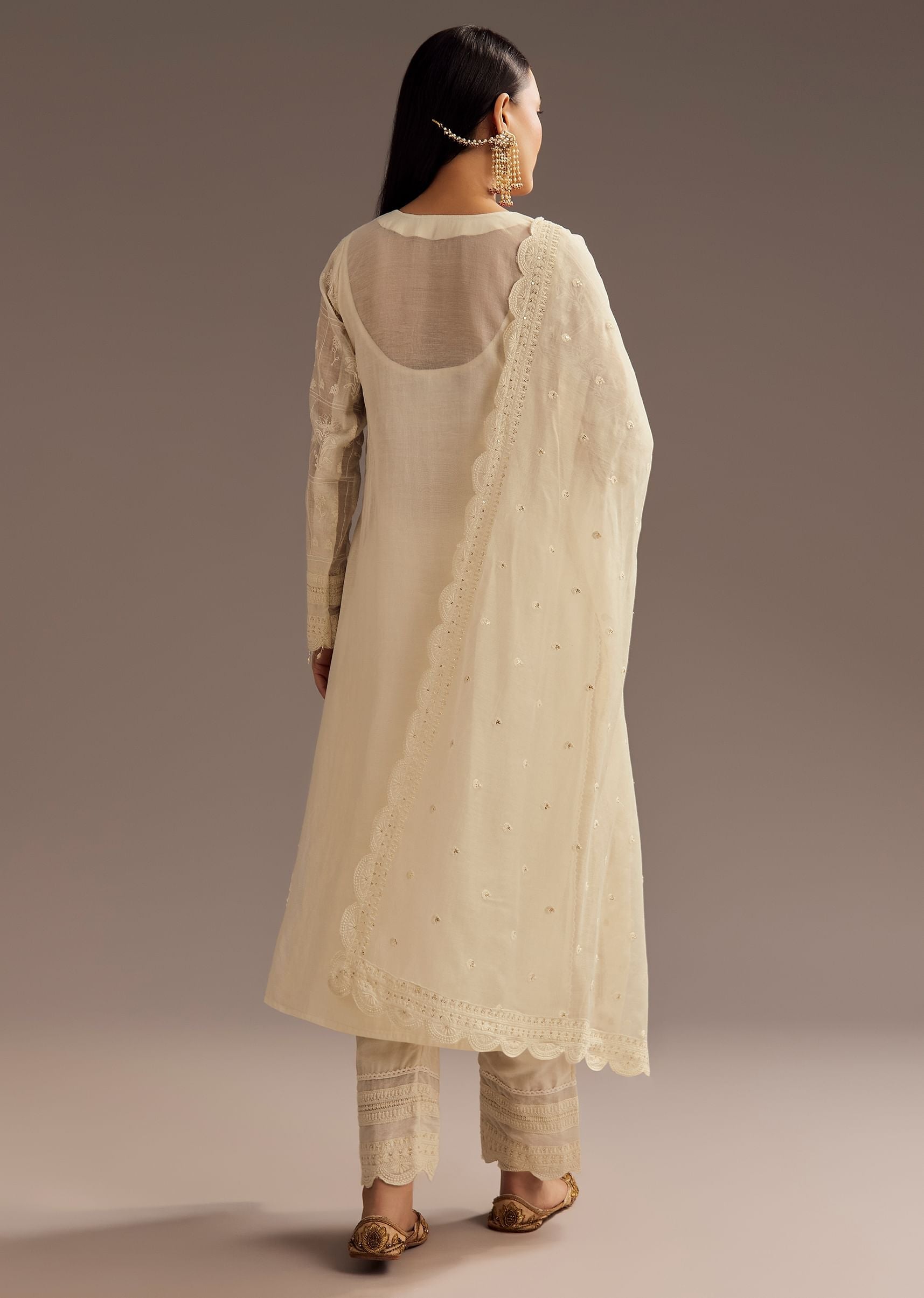 off-white-thread-motiwork-chanderi-kurta-dupatta-set-sg306263-6_584ed070-9a69-4d38-b970-9484002e7fc3.jpg