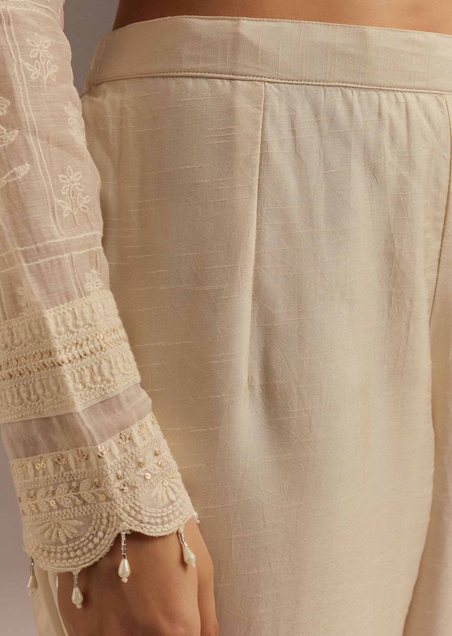 off-white-thread-motiwork-chanderi-kurta-dupatta-set-sg306263-7_f3a83b75-5e1f-45b6-b016-b37e4d8543af.jpg