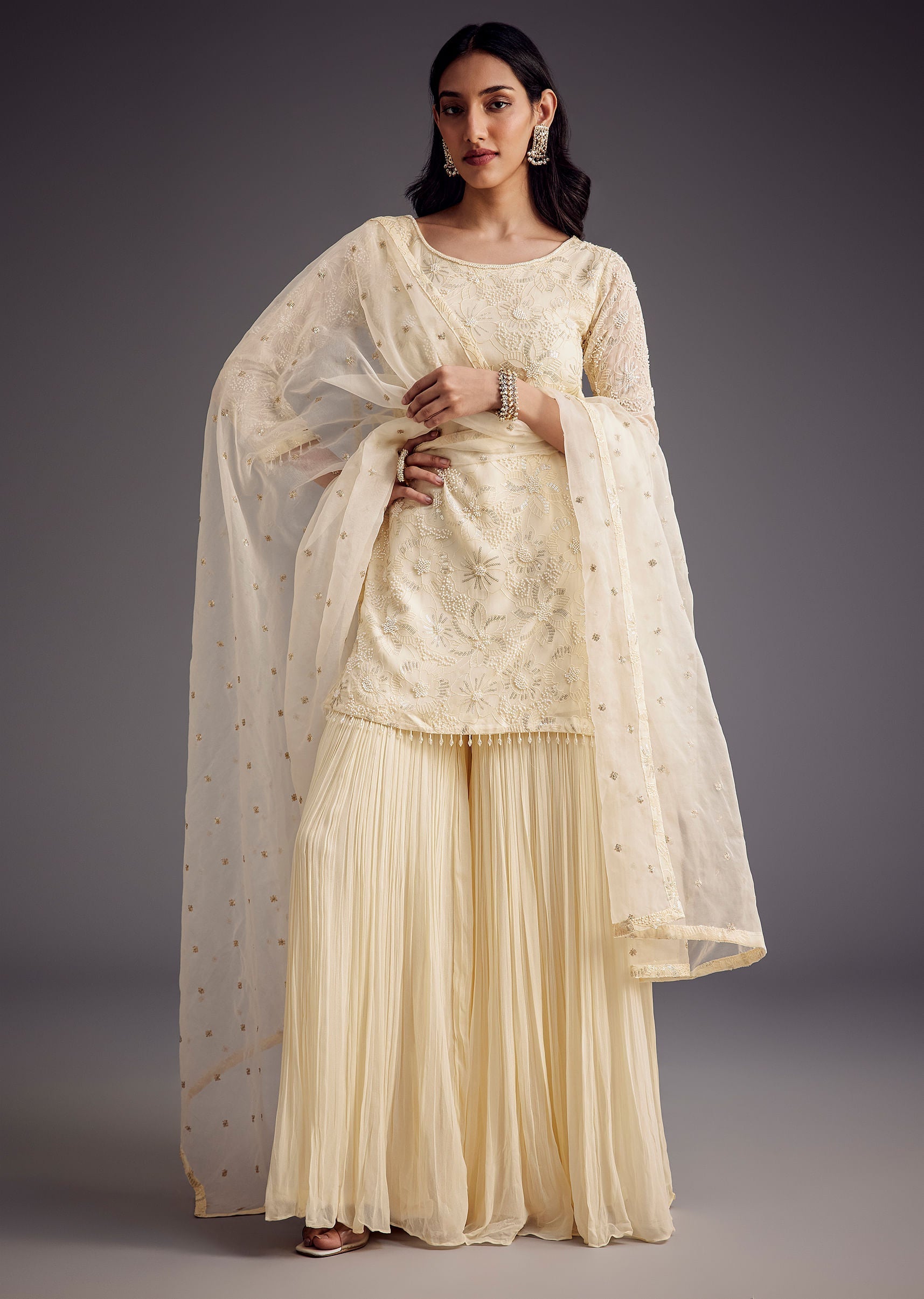 off_white_embroidered_sharara_set_with_organza_dupatta-sg285776_11_8b48788b-e88e-429d-a34d-80d3ed93d5ab.jpg