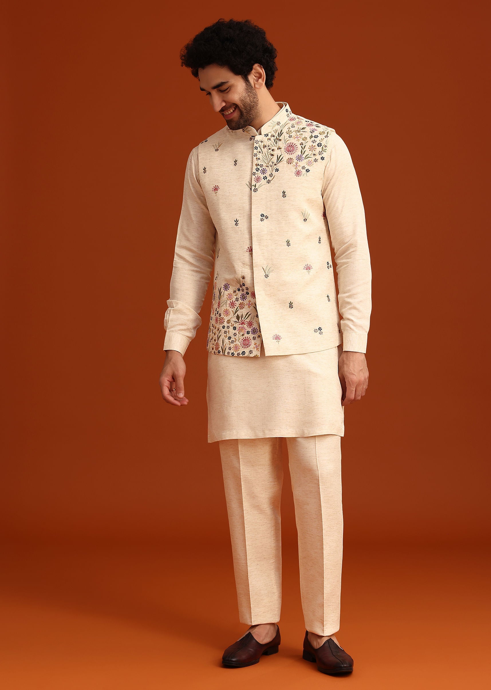 off_white_floral_hand_embroidered_kurta_jacket_set-sg273072_4_43934060-b05c-4c85-980e-322234991ee2.jpg