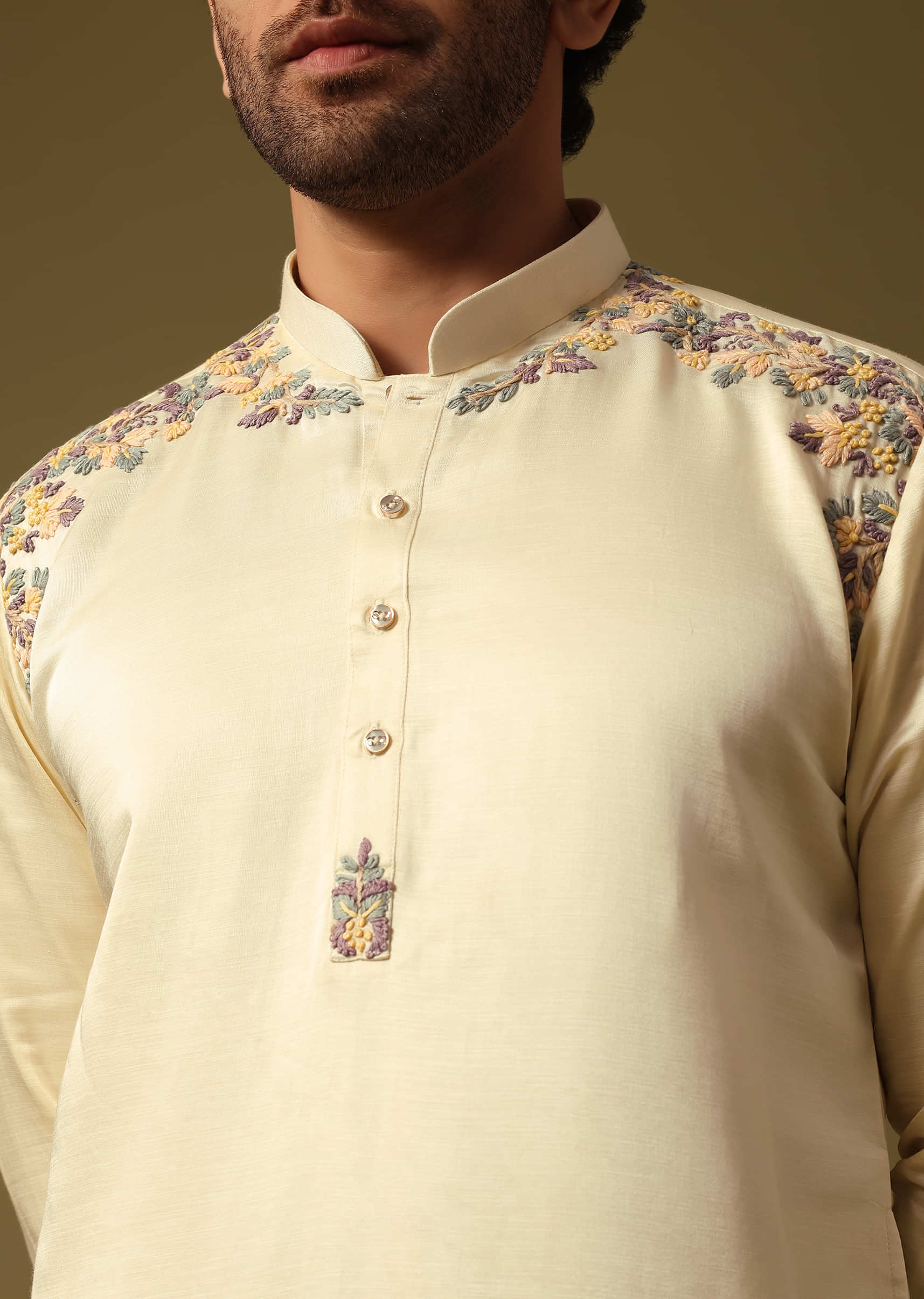 off_white_kurta_pant_set_with_resham_work-sg229598_9_cfe88785-c1cd-4898-8c80-c333cb5edc33.jpg