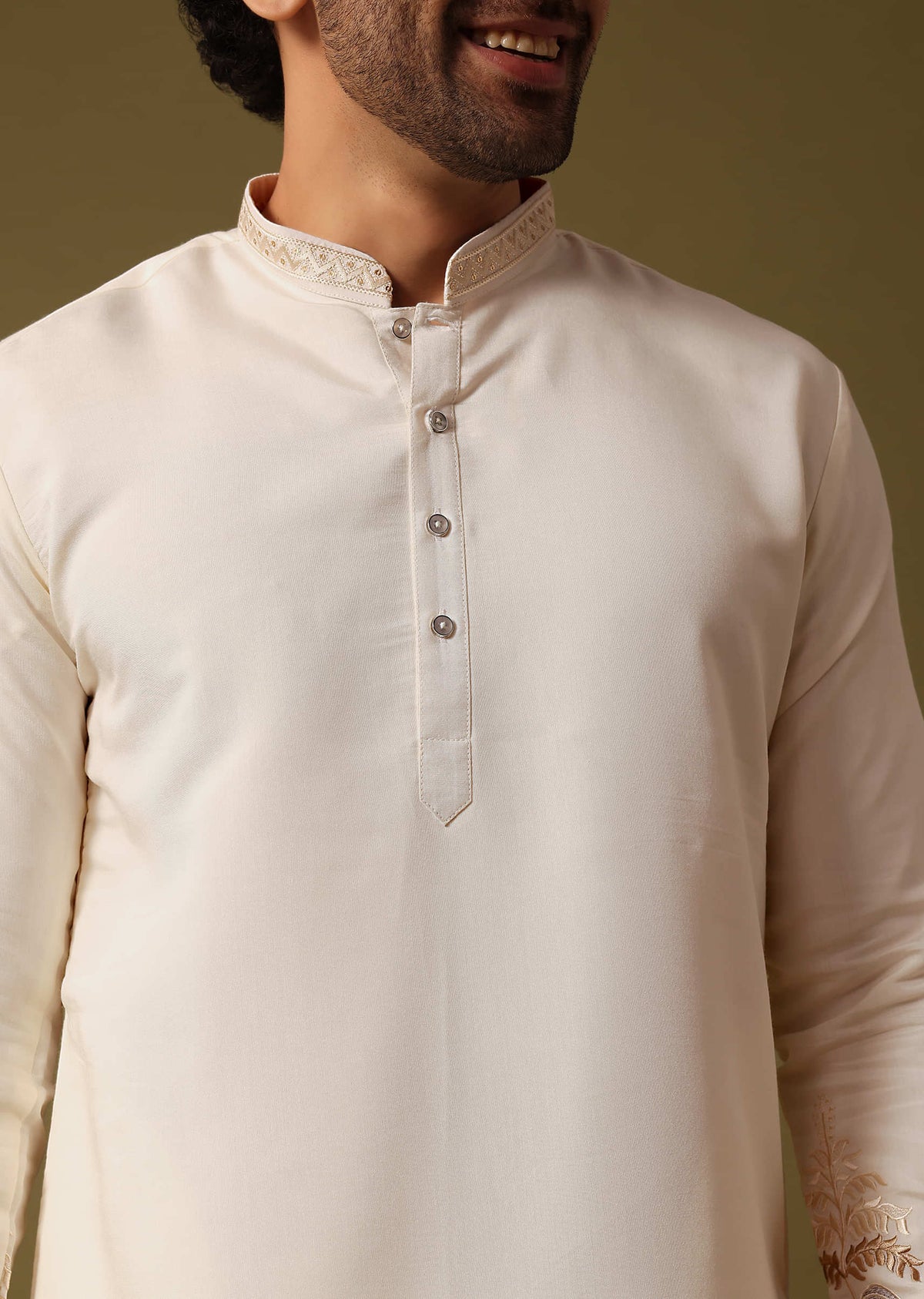 off_white_kurta_set_in_resham_work_for-sg228966_12_13c9c93e-11e2-4bdb-bf1a-97c6d76c975c.jpg
