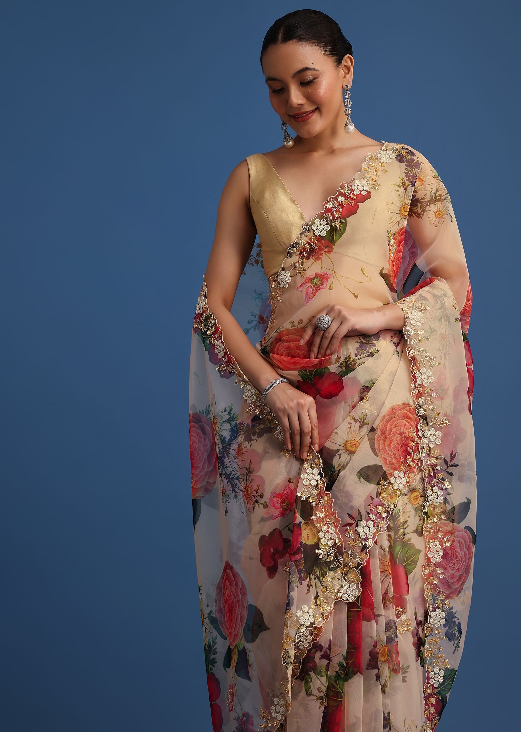 off_white_organza_floral_printed_saree_with_embroidered_border-sg191026_10_e9afe97f-c502-424f-b3c6-e3a0ad28077e.jpg