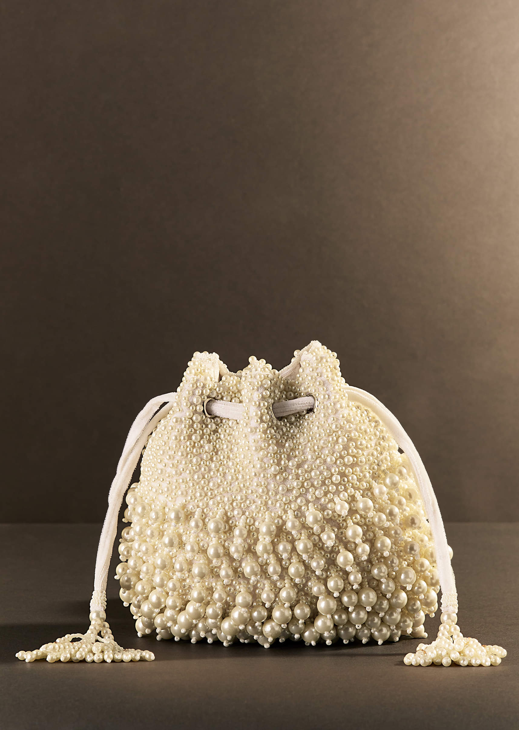 off_white_potli_with_pearl-sg329683-1-nosto_3.jpg