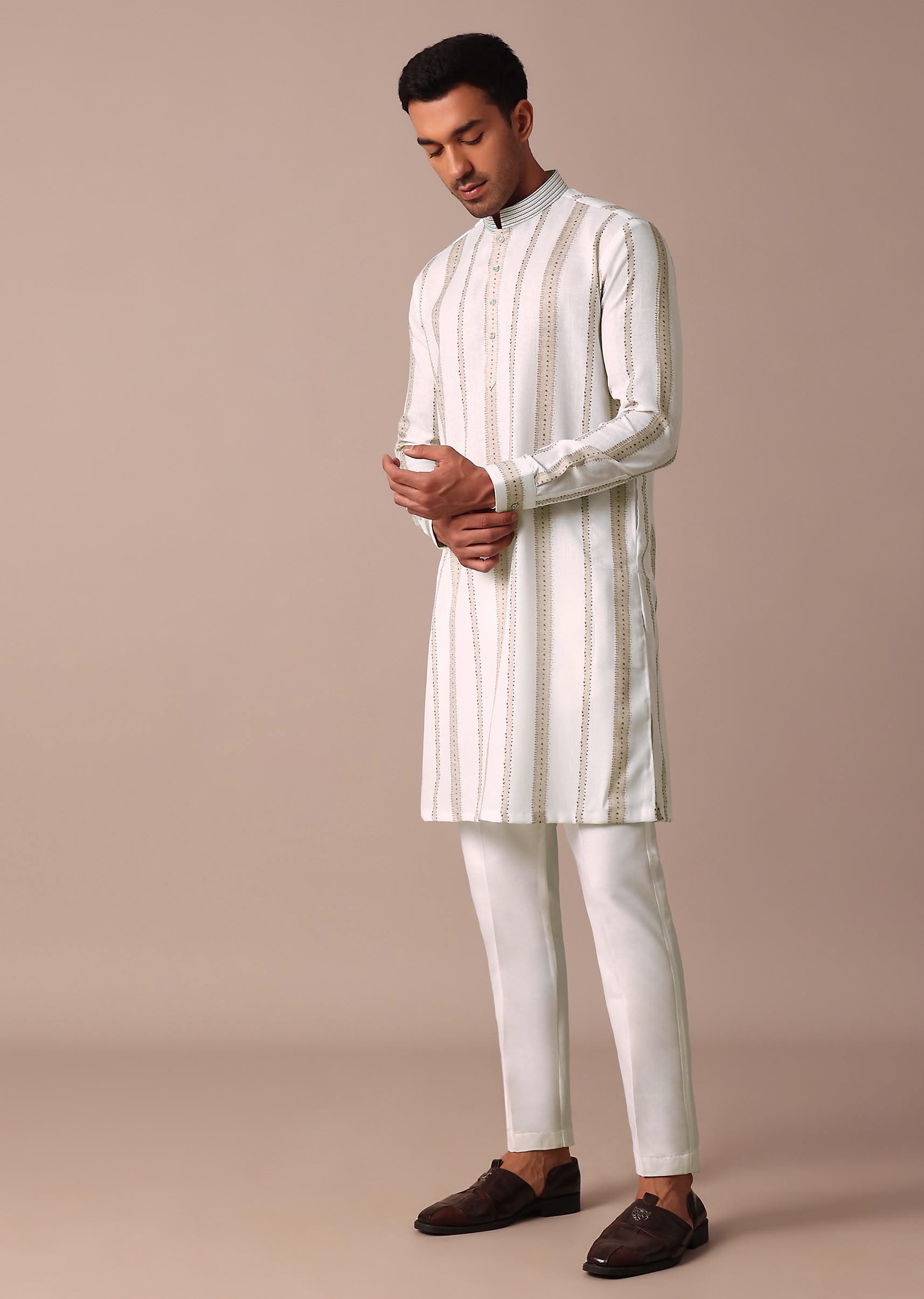 off_white_printed_kurta_with_embroidery-sg214880_7_401281f6-e54c-4994-bea9-c95c151557c5.jpg