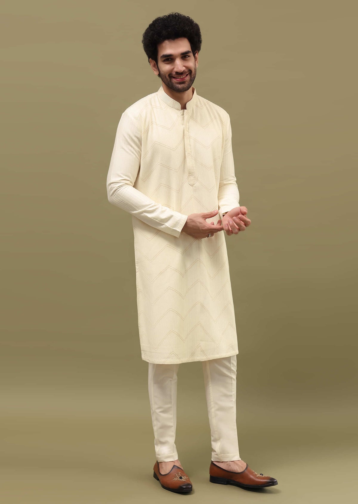off_white_self_work_silk_kurta_set_for_men-sg215088_8_b8e46cae-5cb0-4f78-9534-f13b71119ea3.jpg