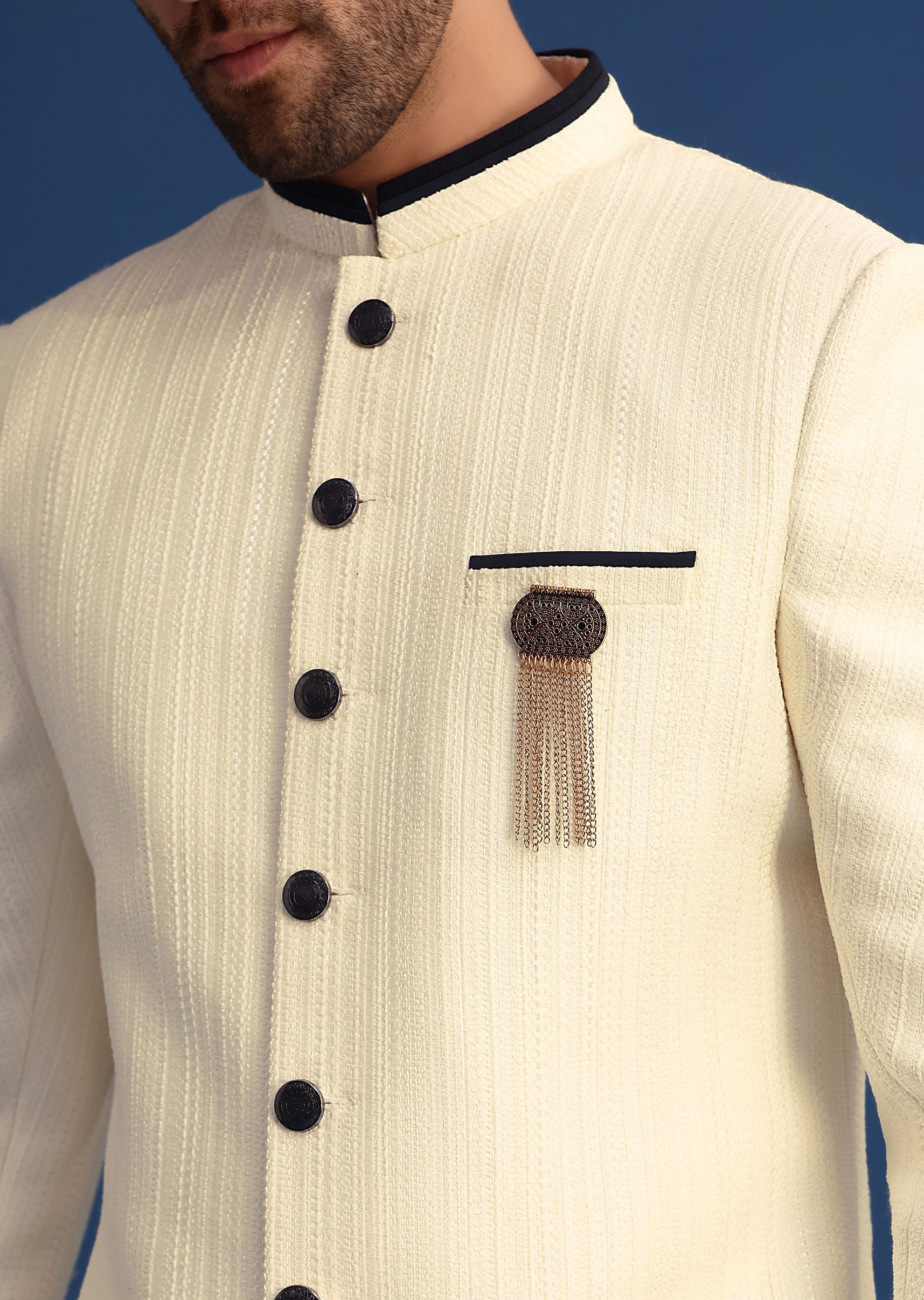 off_white_silk_blend_jodhpuri_set_with_textured_detail-sg258810_7_1ca4dd02-e894-4023-b993-55f10c1cf933.jpg