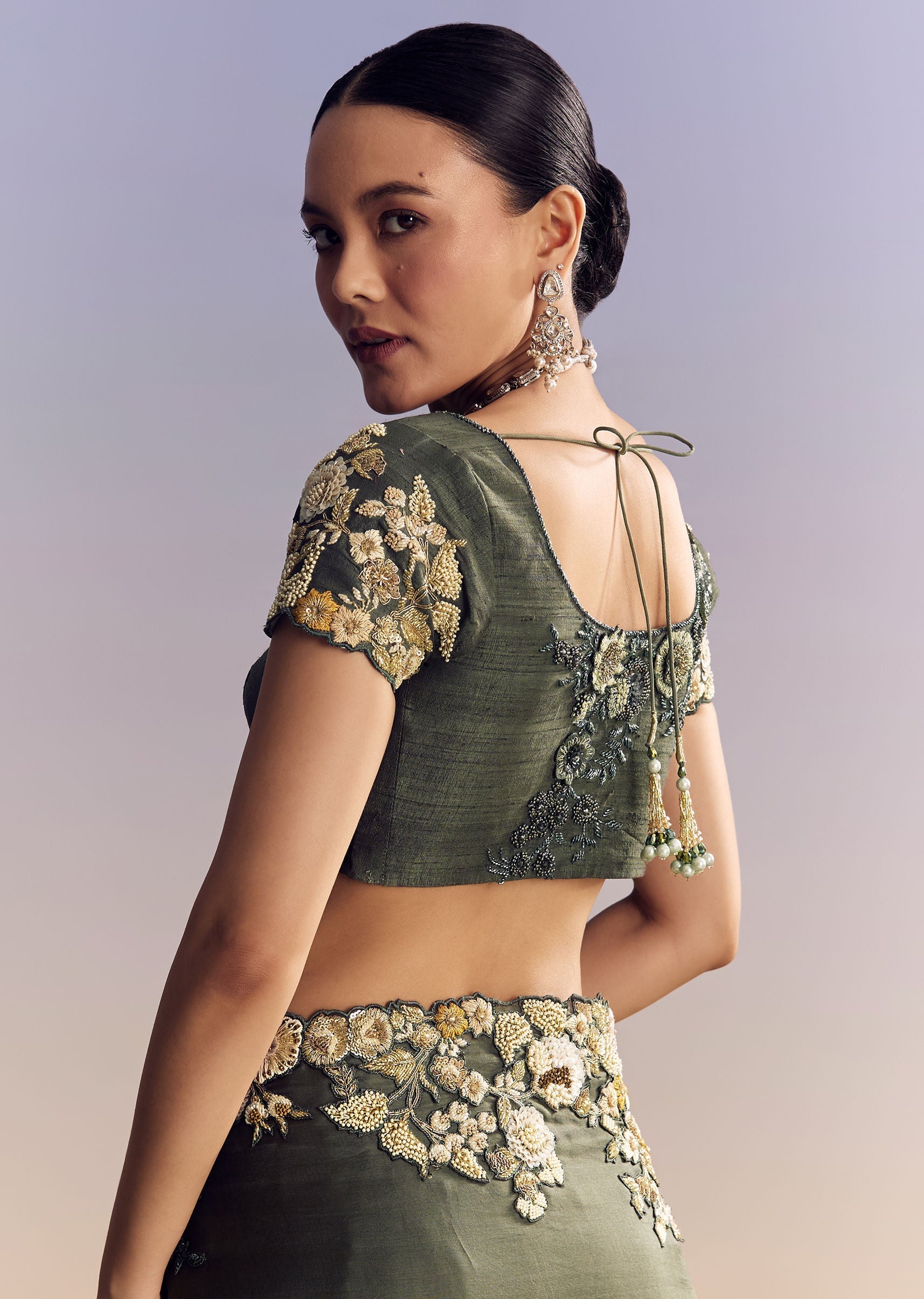 olive-green-tissue-saree-with-cutwork-border-and-heavy-embroidery-sg325623-8_e15d92d0-bbdf-41ac-881c-9e2b903dcb12.jpg