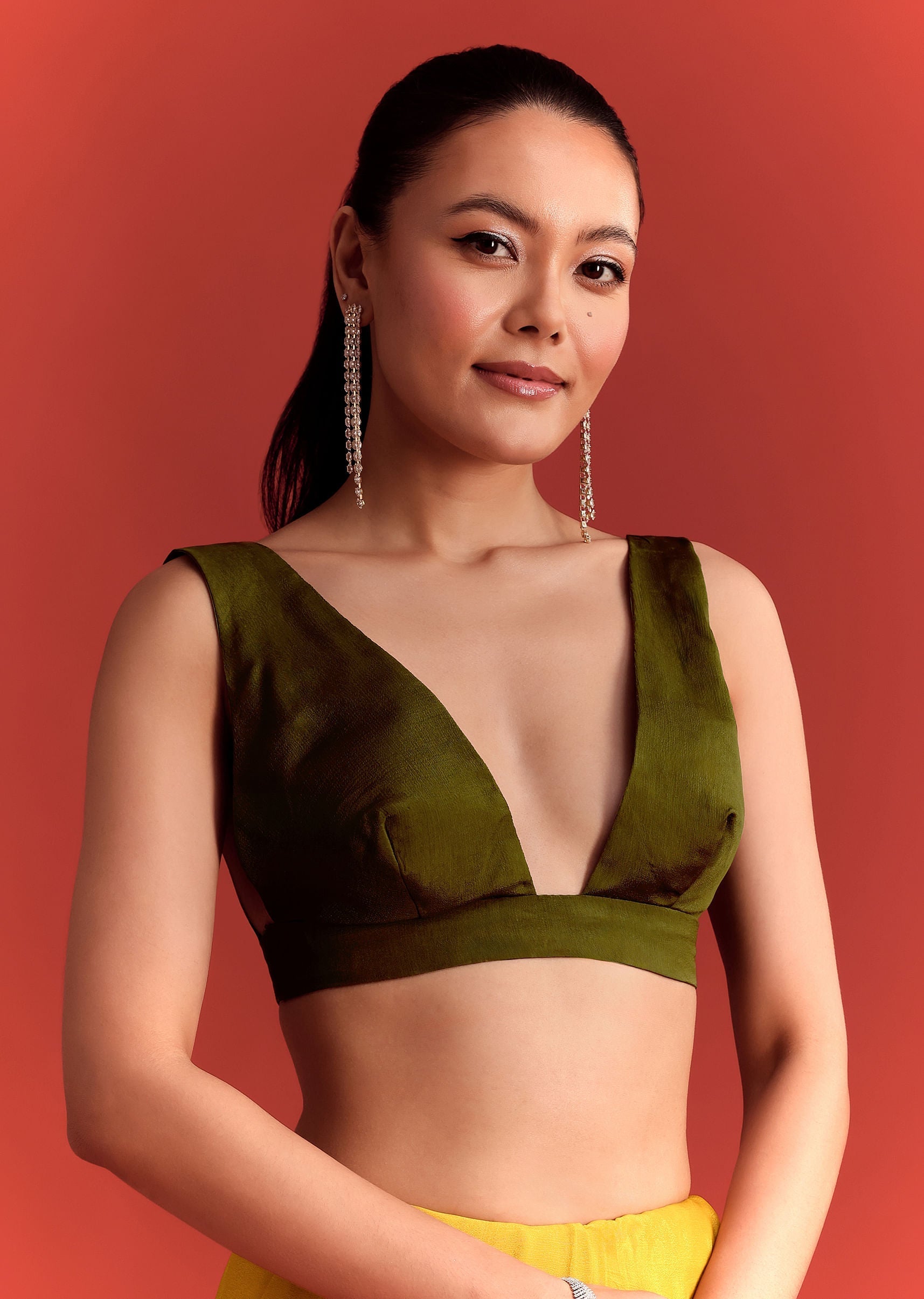 olive_green_dual_shaded_chinon_saree_with_cutdana_work-sg266916_11_f8cc8ad2-9b3f-4fb0-a528-b96628ef6779.jpg