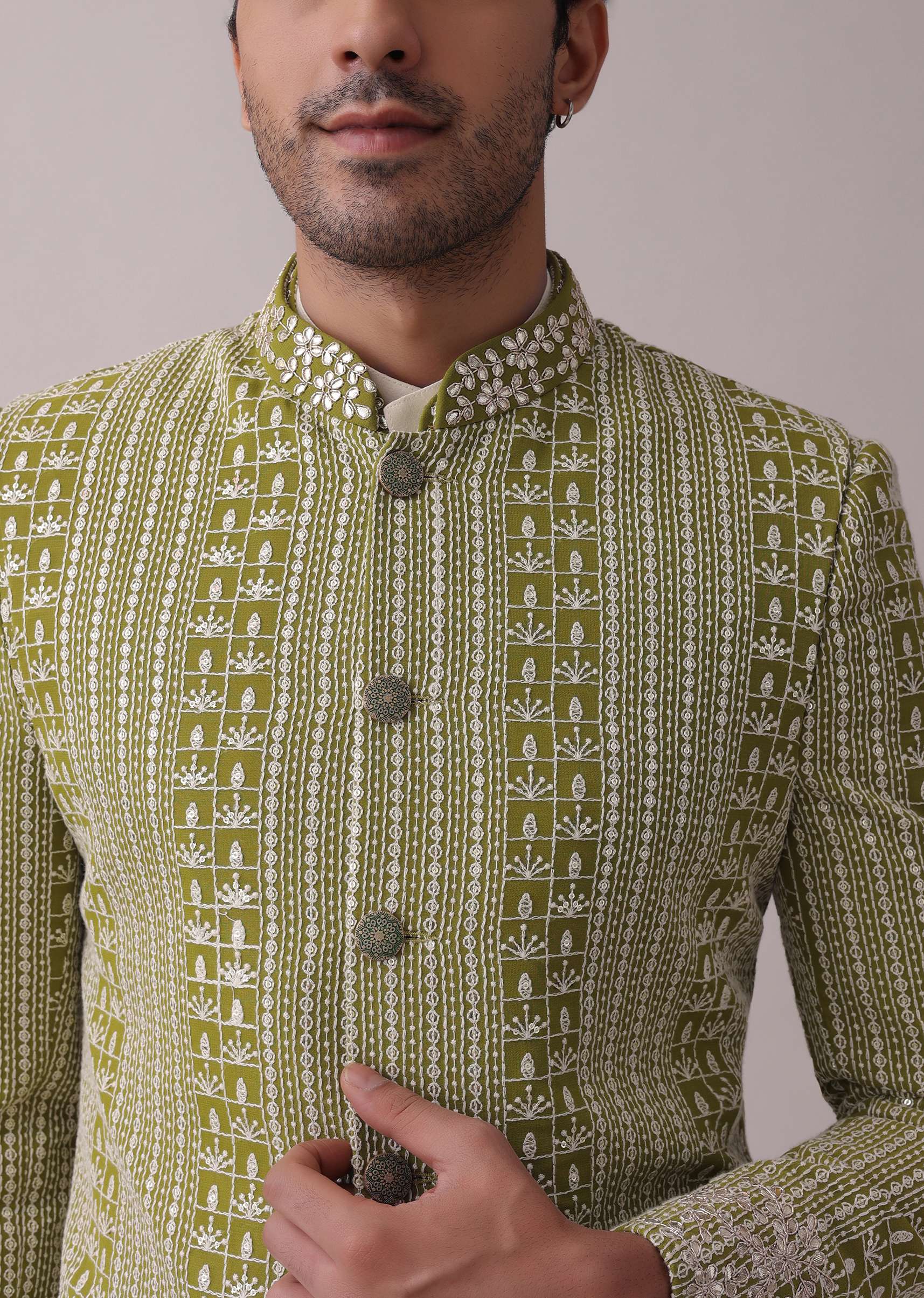 olive_green_sherwani_set_in_silk_with_lucknowi-sg132643_5_48c83d58-c831-49e8-ae03-0358b478735e.jpg