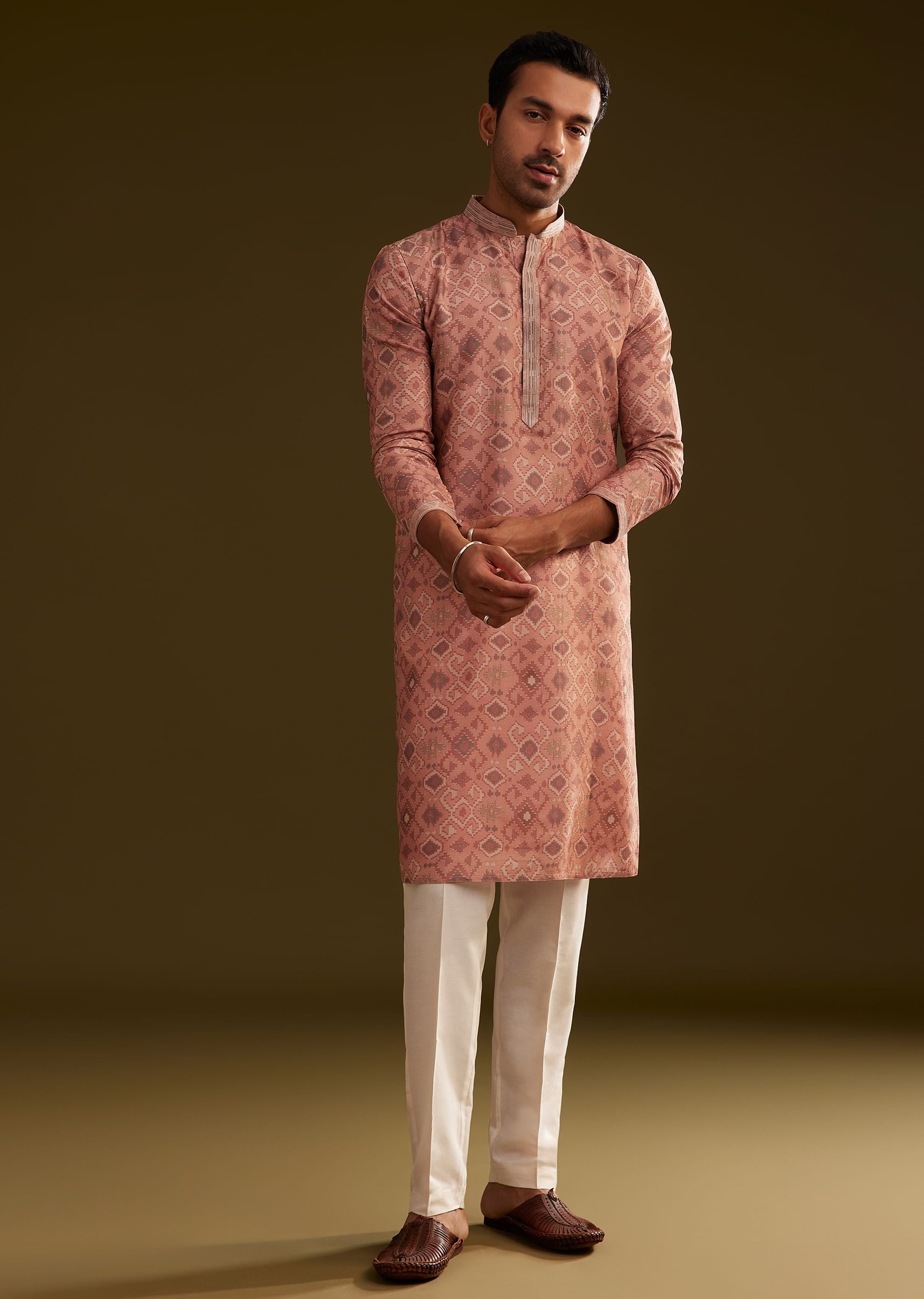 onion-pink-kurta-set-with-geometric-print-sg303606-1_b81eac22-0c6d-4fcb-8be8-8cc622d6d63d.jpg