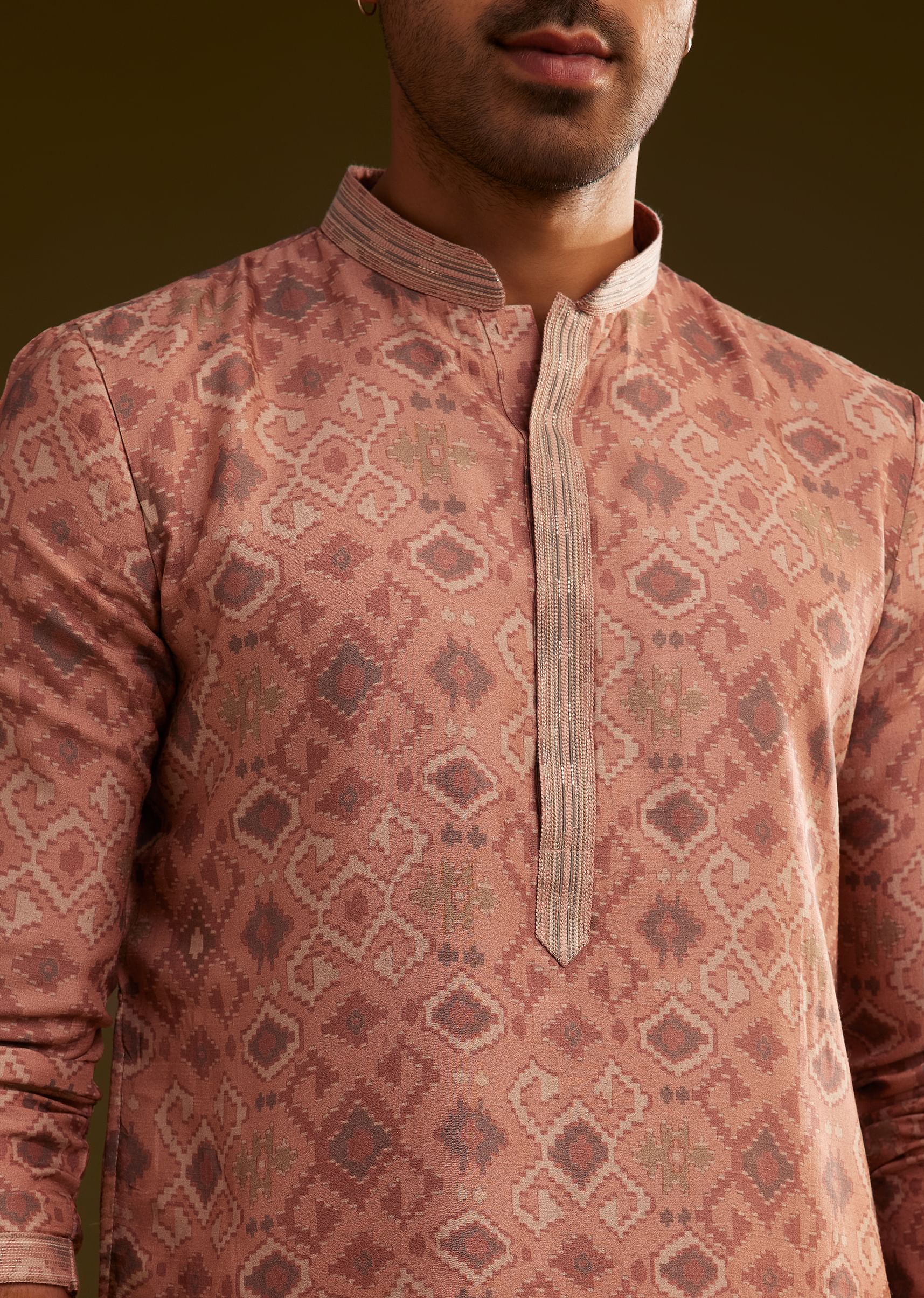 onion-pink-kurta-set-with-geometric-print-sg303606-2_d55df9d4-8db0-4384-bb58-79285ac9efa1.jpg