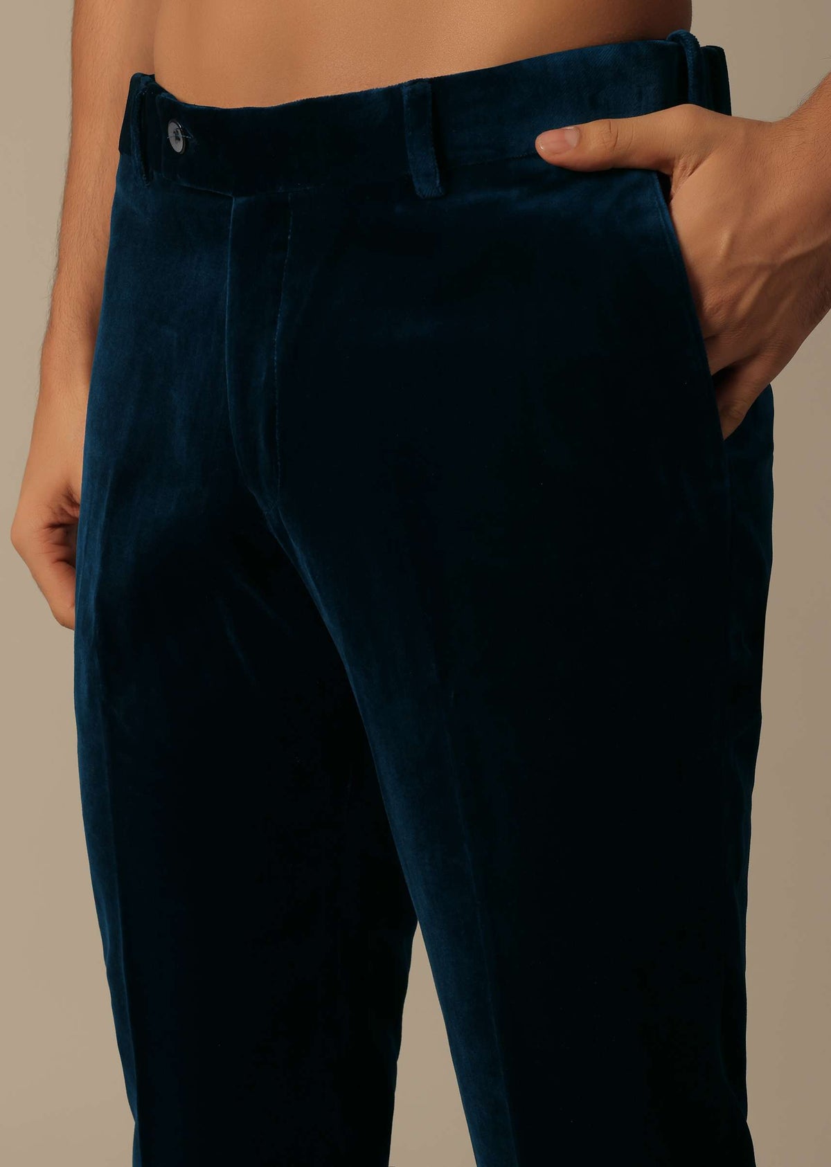 opulent_blue_velvet_tuxedo-sg203170_9_be0ebd7f-36c4-460c-9eb2-53216fb675fd.jpg