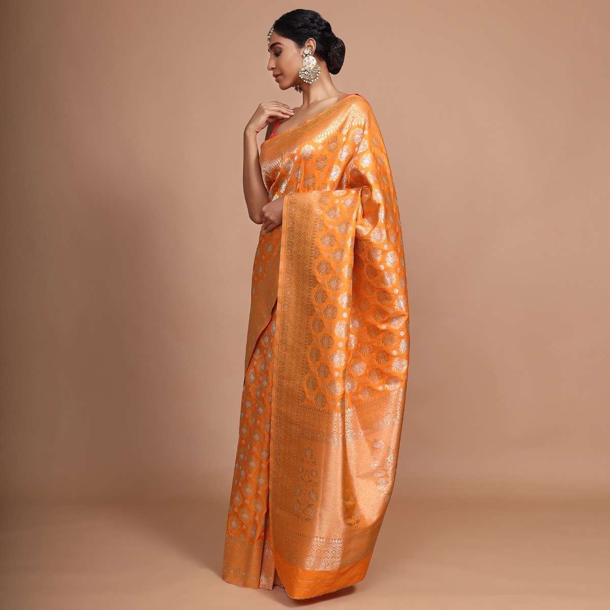 orange_banarasi_saree_in_silk_with_weaved_floral_buttis_online_-_kalki_fashion-v00236y-sg43695_454c709b-96d8-482d-8c38-25b4463f6d1a.jpg