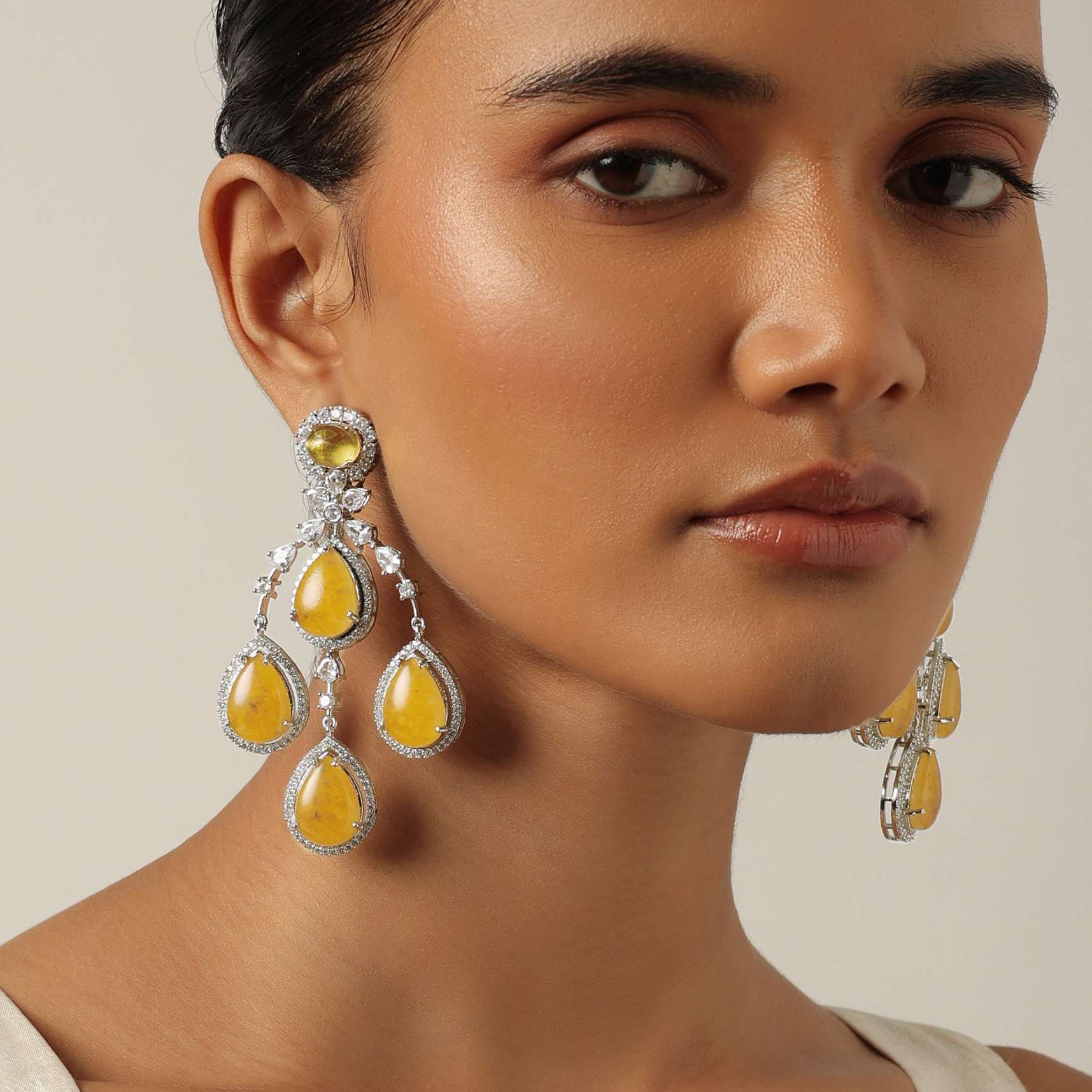 orange_chandeliers_with_teardrop_motifs-sg181110_1_c2f338d4-95f2-4893-9615-8e024e42f80f.jpg