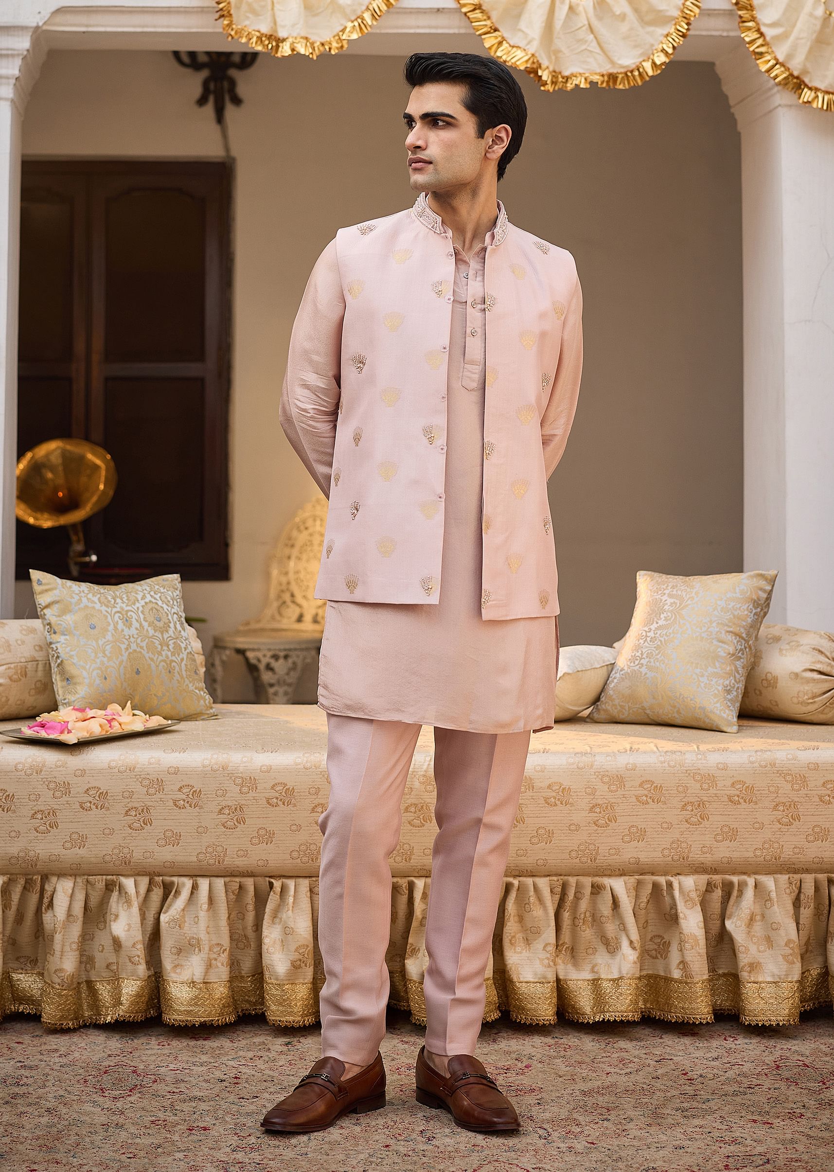 peach-banarasi-embroidered-bandi-kurta-setkalki-sg299860-1_9e0f2904-b732-430b-9d2a-8bd08bb3d8ce.jpg