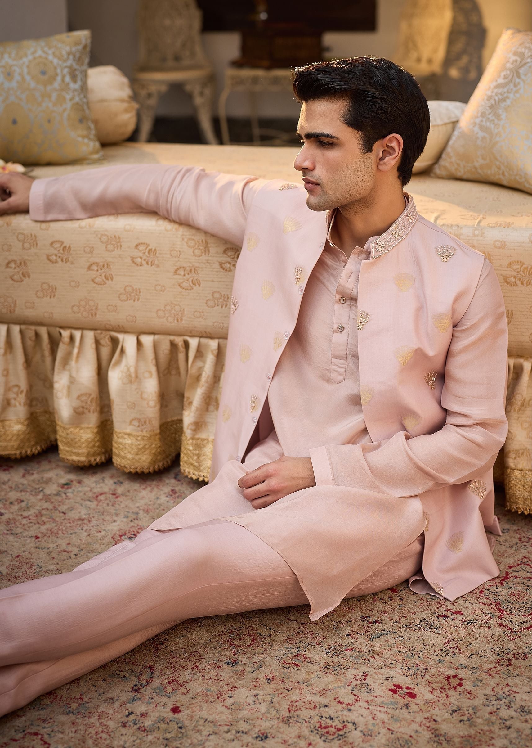 peach-banarasi-embroidered-bandi-kurta-setkalki-sg299860-2_18174341-f385-43e4-bdef-3137b278b775.jpg