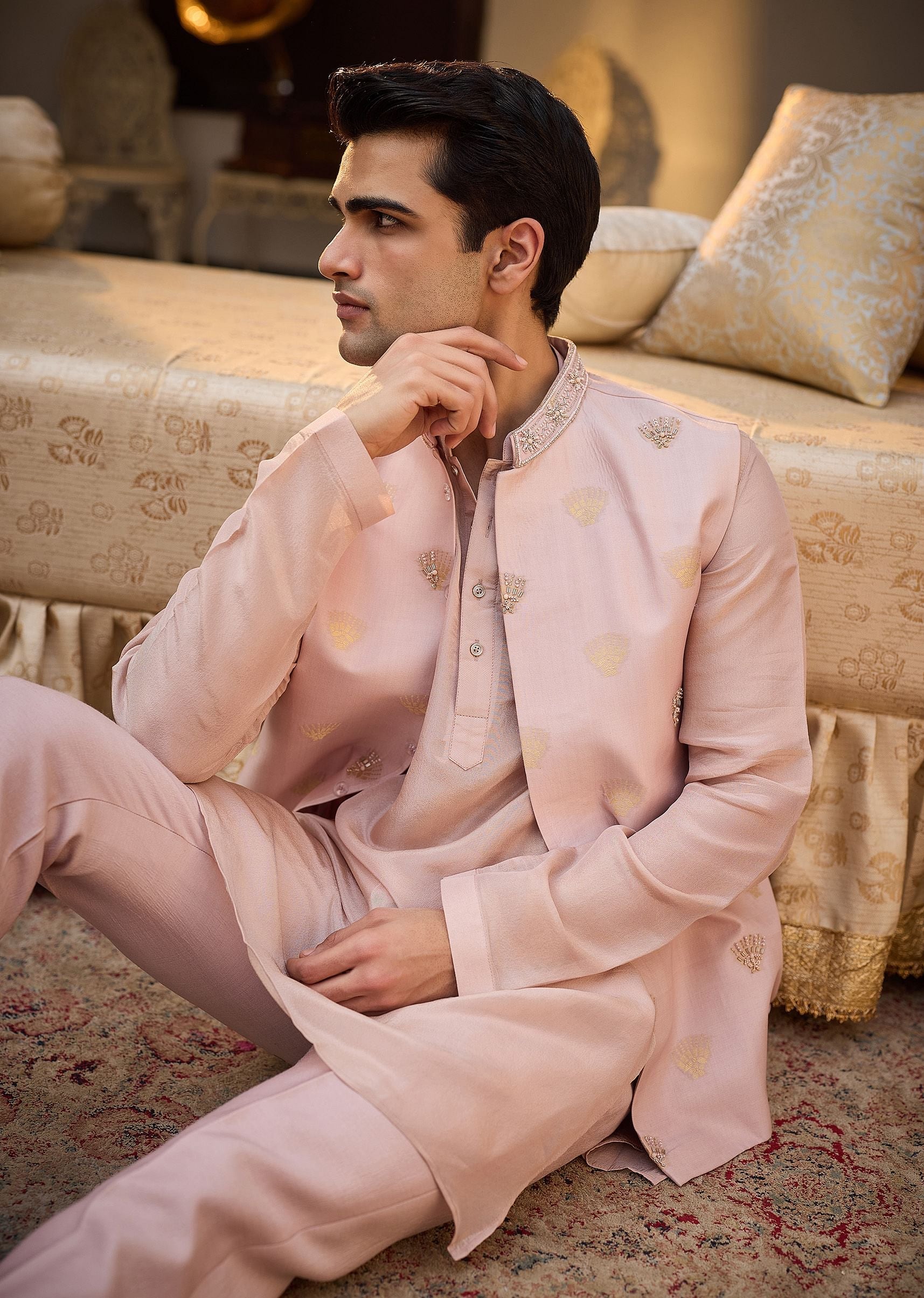 peach-banarasi-embroidered-bandi-kurta-setkalki-sg299860-3_e5cb2a61-d101-40b9-bfca-bbeeabda57e1.jpg