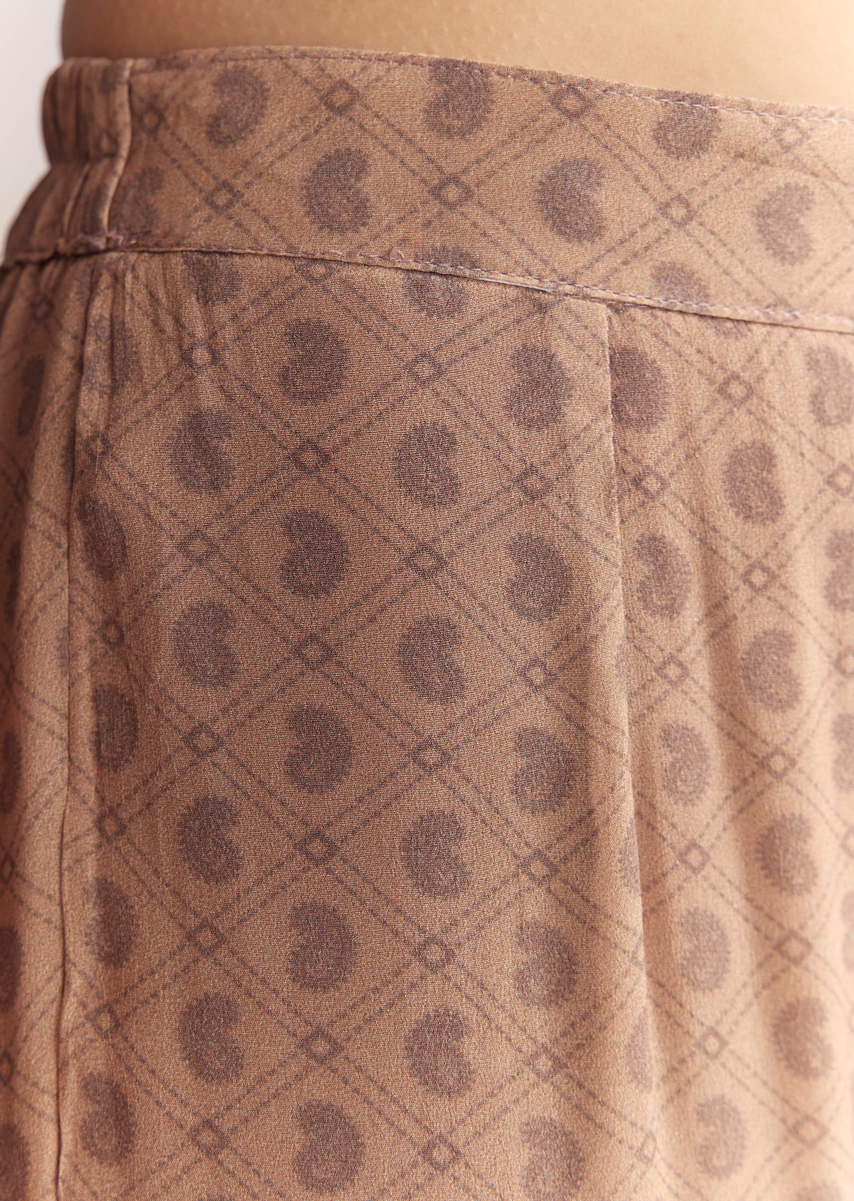 peach-crepe-sharara-suit-with-paisley-print-and-zari-work-sg352098-6.jpg