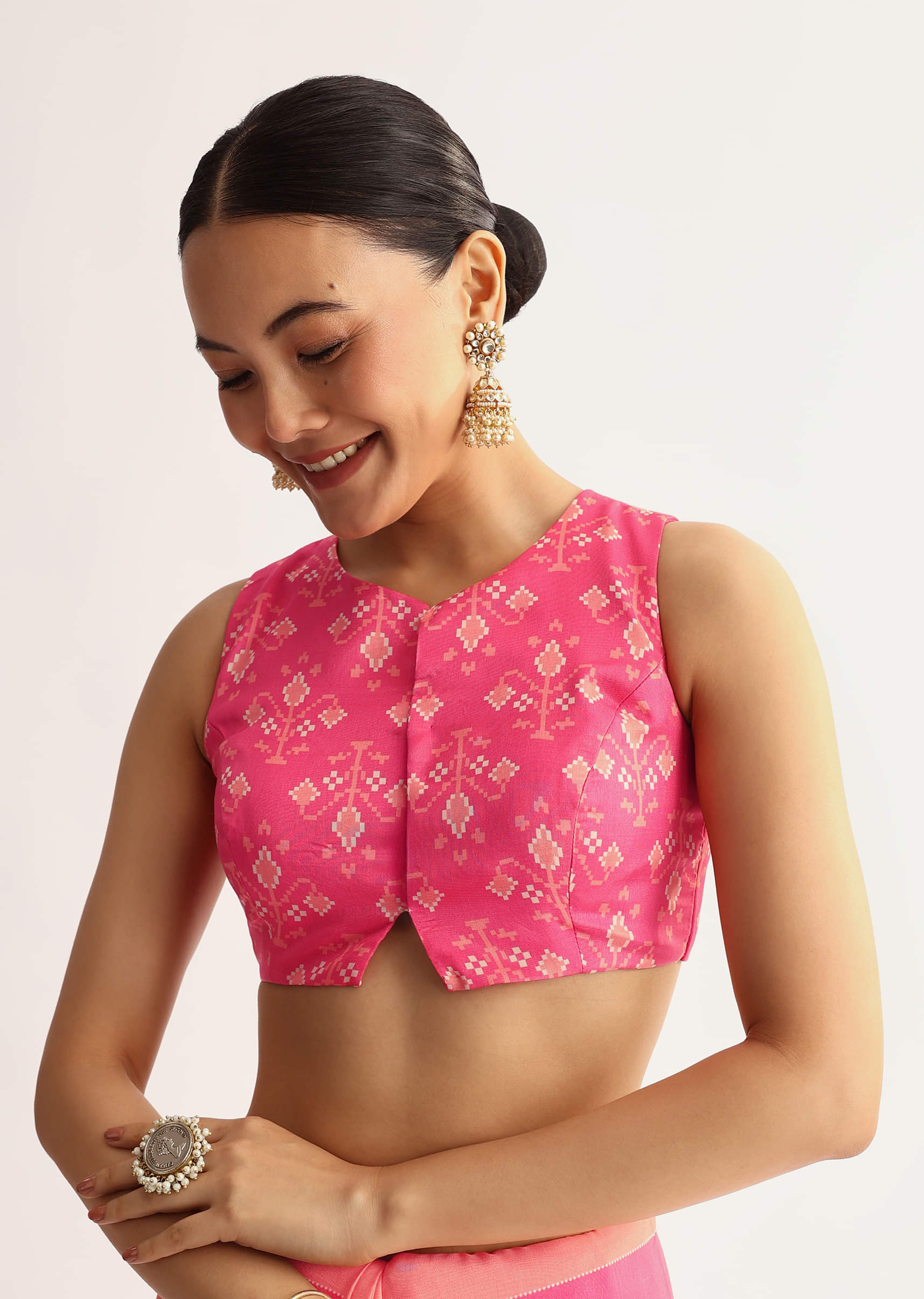 peach-pink-mirrorwork-cutdana-work-georgette-saree-sg316214-7_027b0ddc-639b-465d-827a-ac94126e978a.jpg