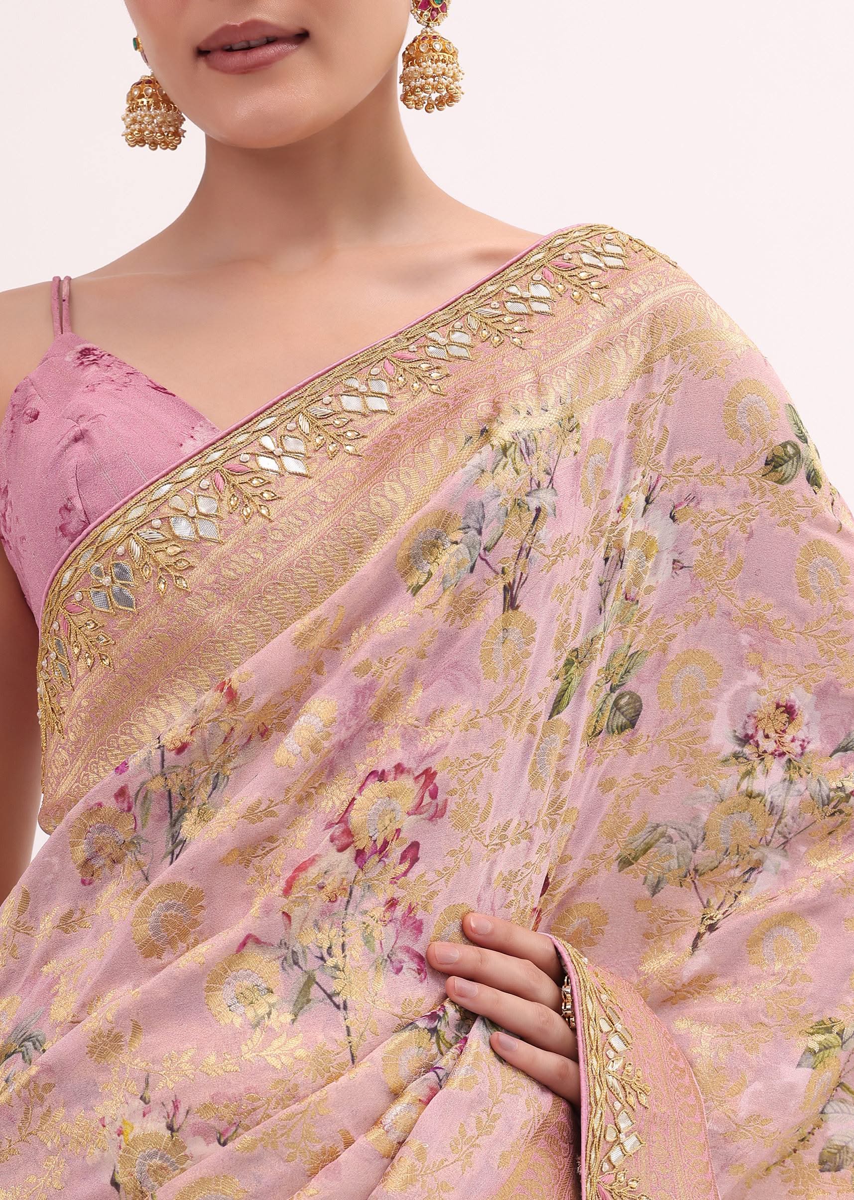 peach_floral_georgette_saree_with_unstitched_blouse-sg88075_10_43188bc0-442e-4387-a6f3-a60d4288c51d.jpg
