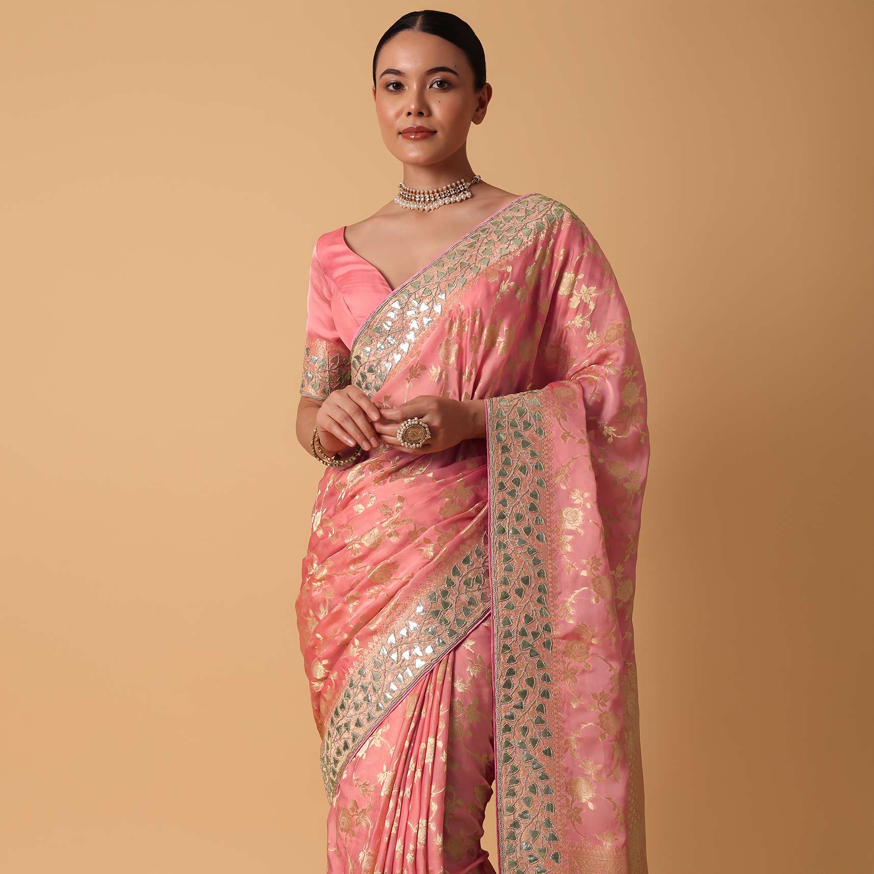 peach_satin_organza_saree_with_floral_zari_jaal_weave_and-sg204399_8_23c46e04-e4aa-41d0-915b-ba8d2eb36016.jpg