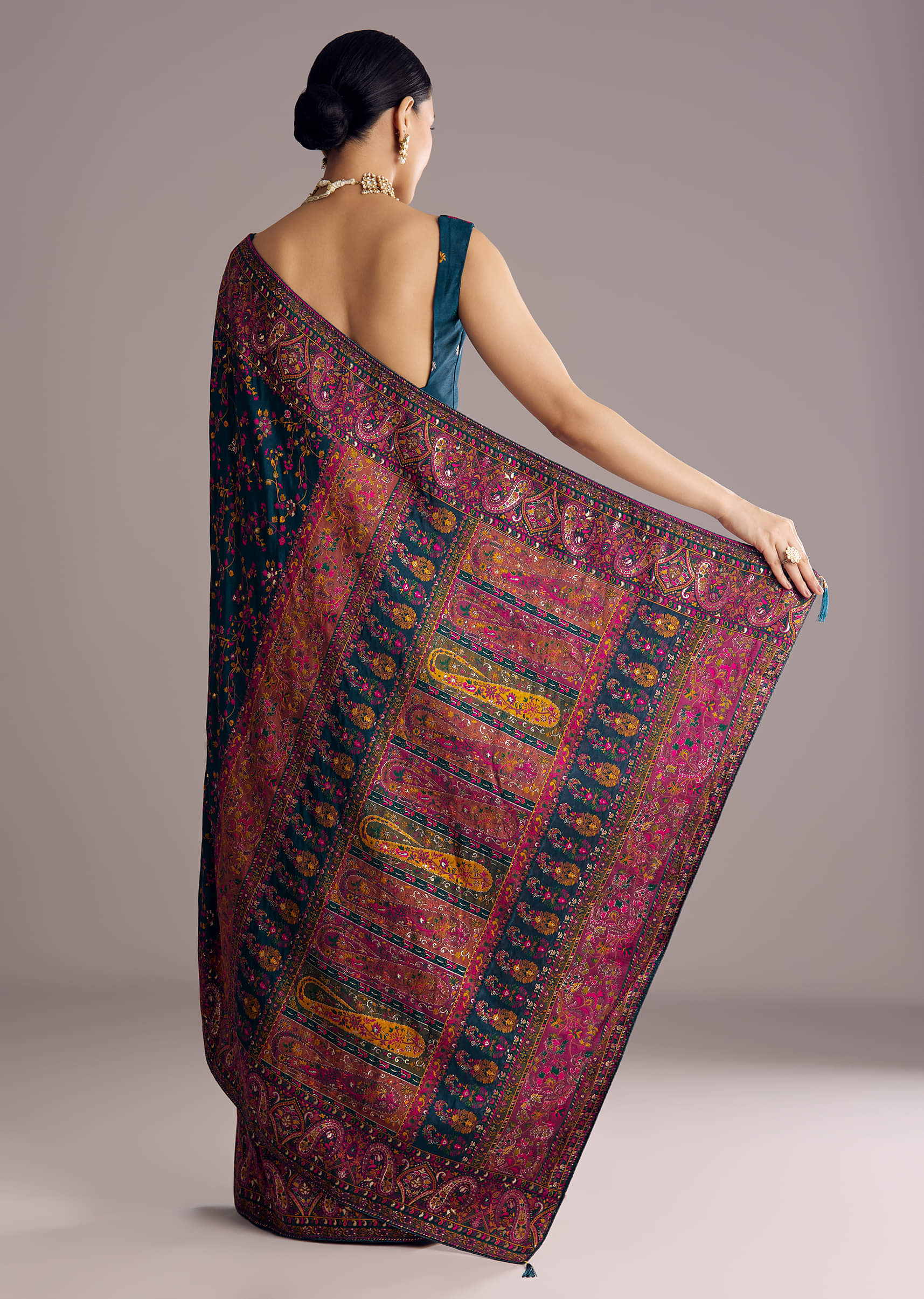 peacock-blue-dola-silk-saree-with-floral-jaal-weave-sg311914-4_d4de84c6-93a0-4009-b898-046359717fdc.jpg