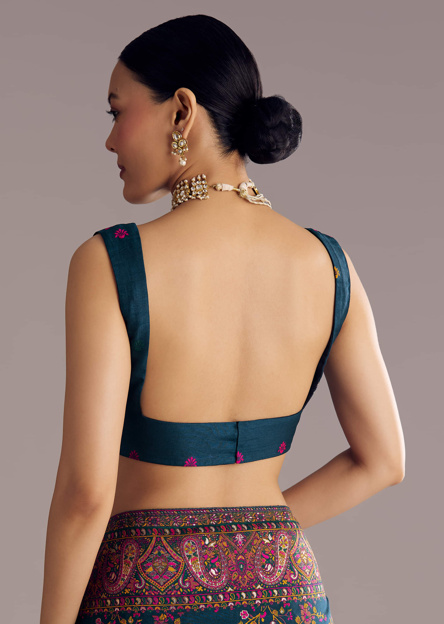 peacock-blue-dola-silk-saree-with-floral-jaal-weave-sg311914-8_1eaa9302-2975-47b8-a546-d05d4608604e.jpg
