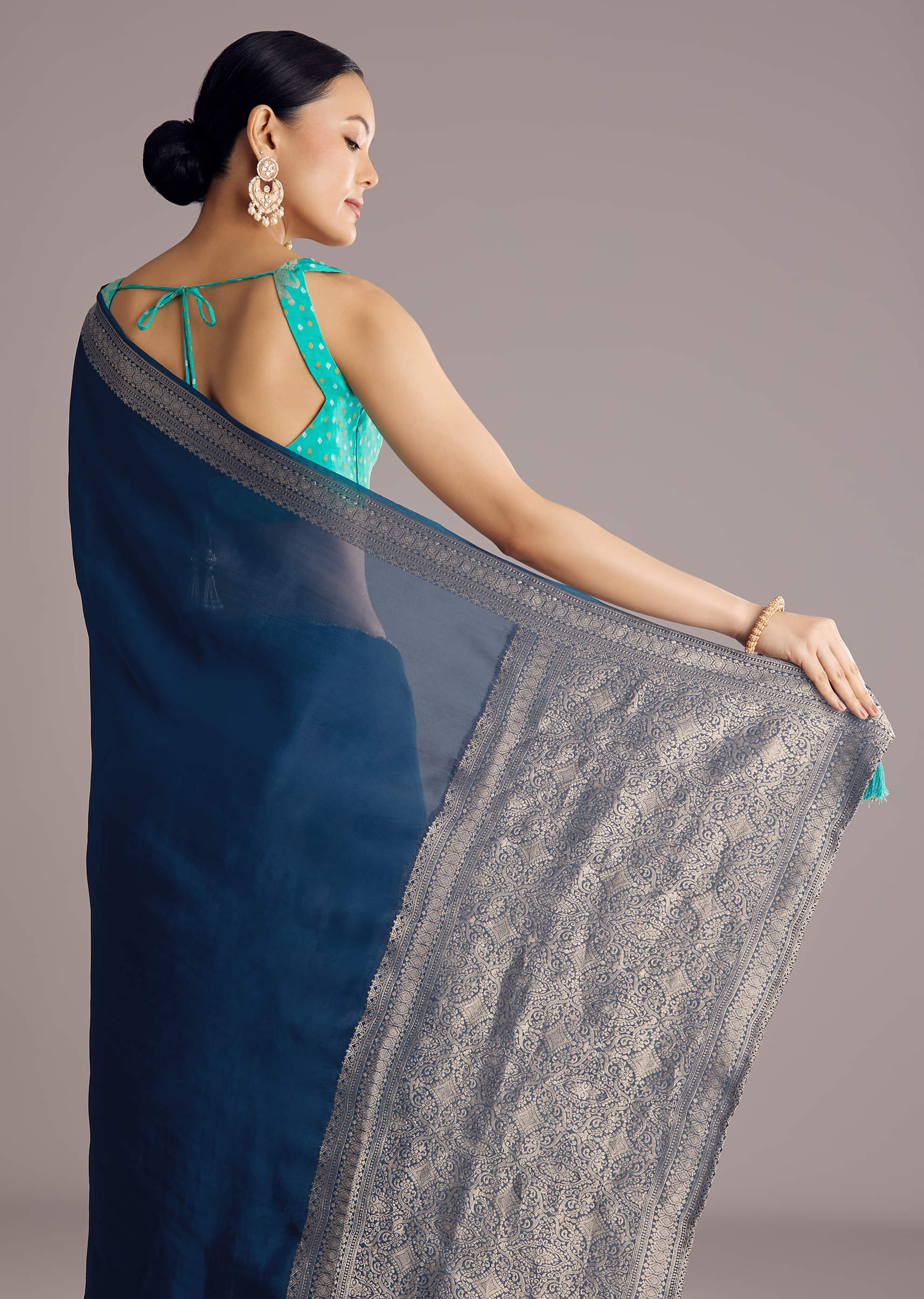peacock-blue-dola-silk-saree-with-woven-border-and-pallu-sg311879-6_249eecc8-3ccc-44da-9ee8-49517e82876a.jpg