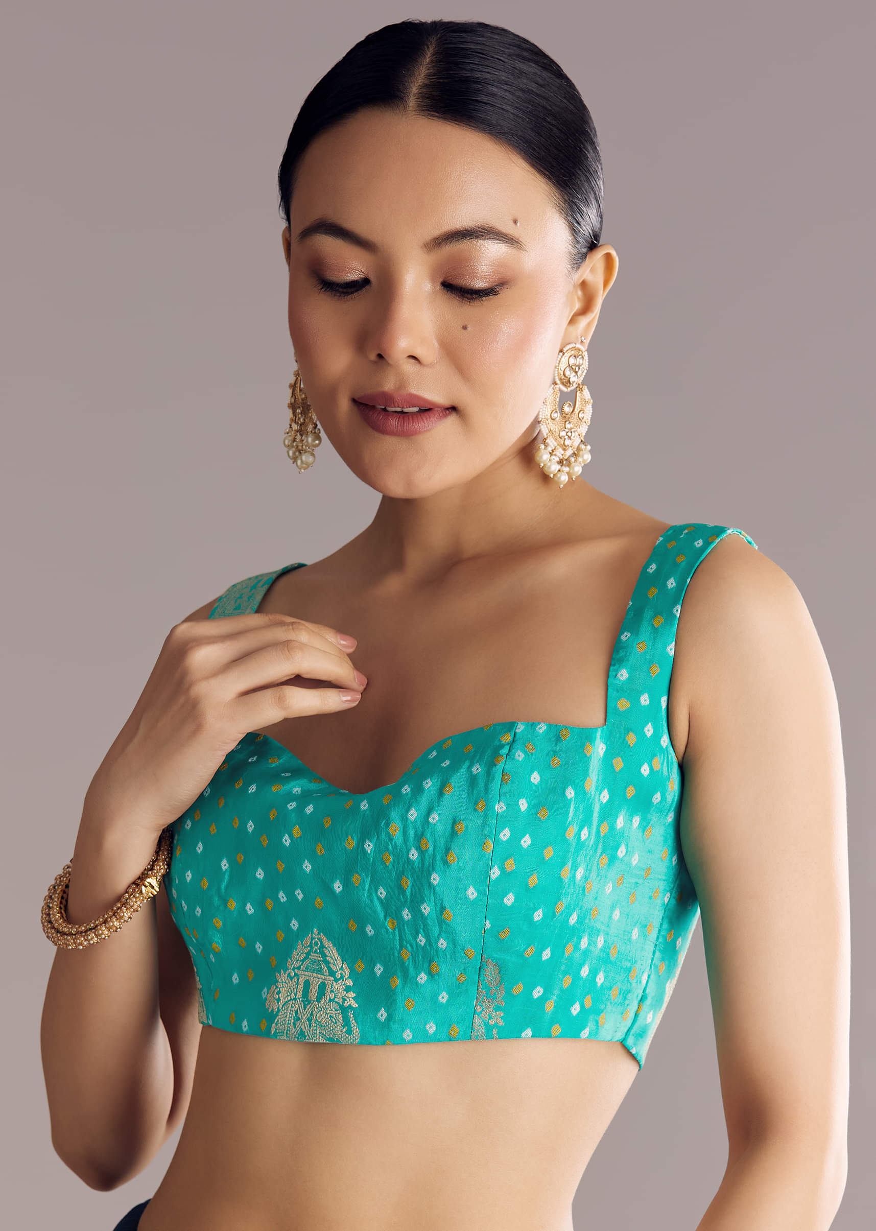 peacock-blue-dola-silk-saree-with-woven-border-and-pallu-sg311879-7_a7653986-29a0-46df-8fac-0a82c1b36f97.jpg