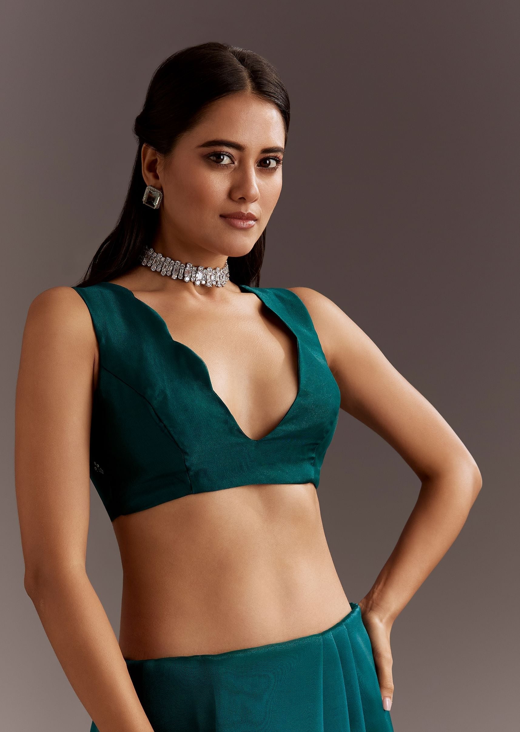 peacock-blue-glass-tissue-saree-with-cutdana-and-sequins-scallop-border-sg291257-7_0041ac2d-8ca2-4a1f-aa66-021c8da0649f.jpg