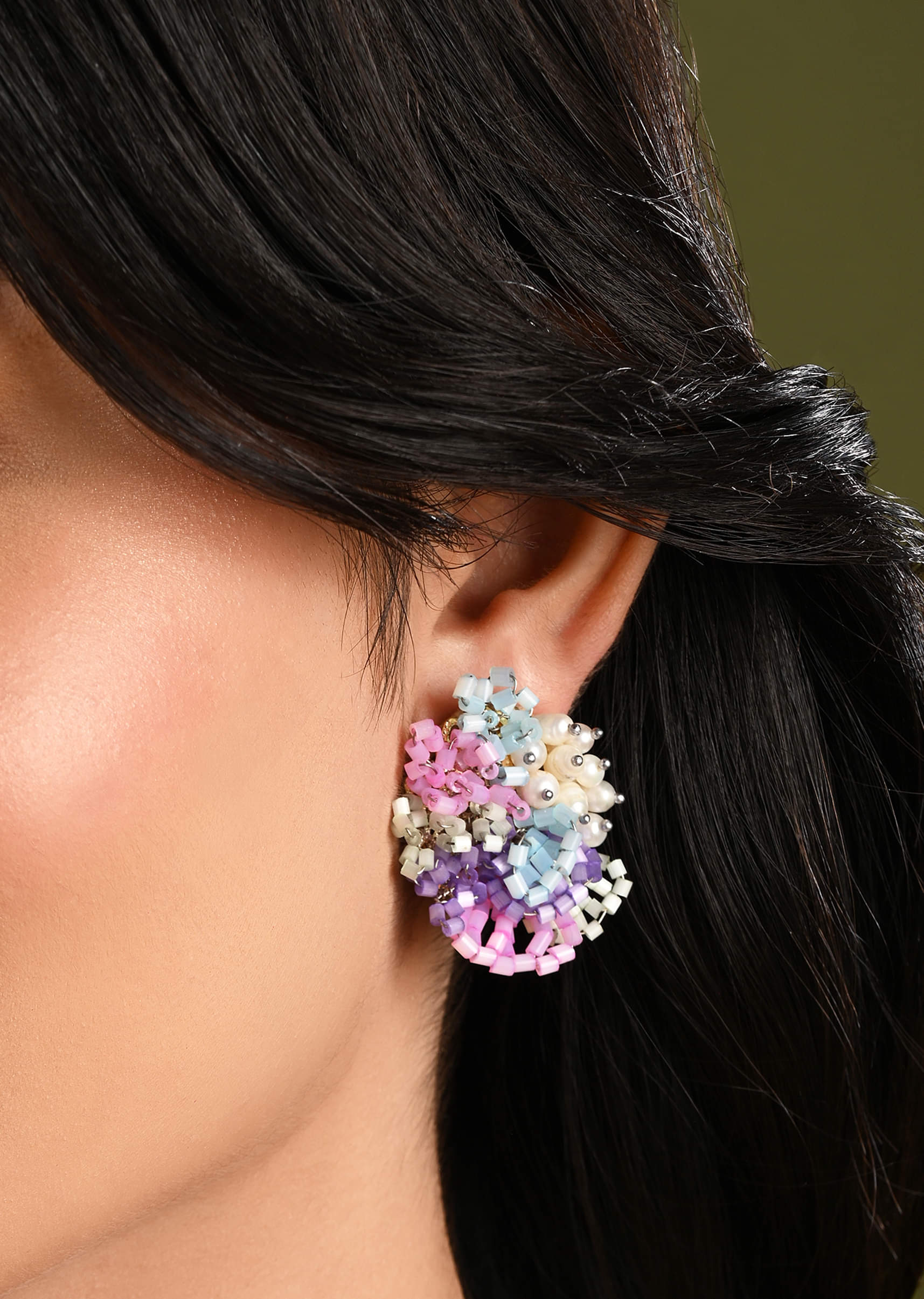 pearl_and_colourful_flower_round_stud-sg370974-1-nosto_5.jpg