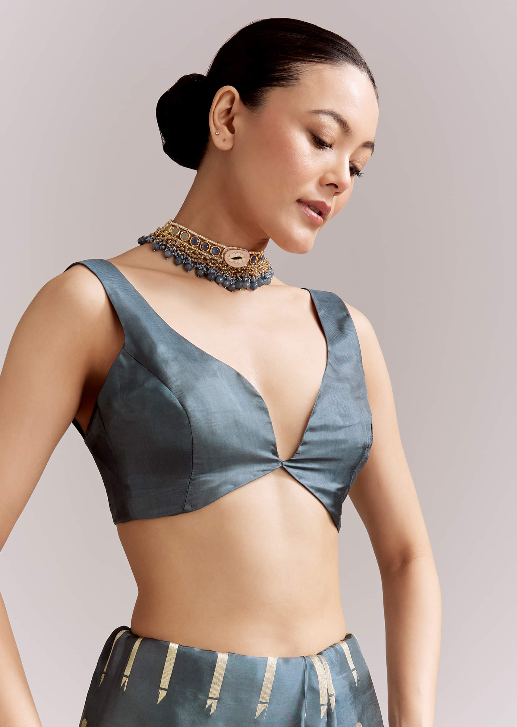 pencil-grey-dola-silk-woven-muniya-paithani-saree-with-zari-border-sg352310-7.jpg