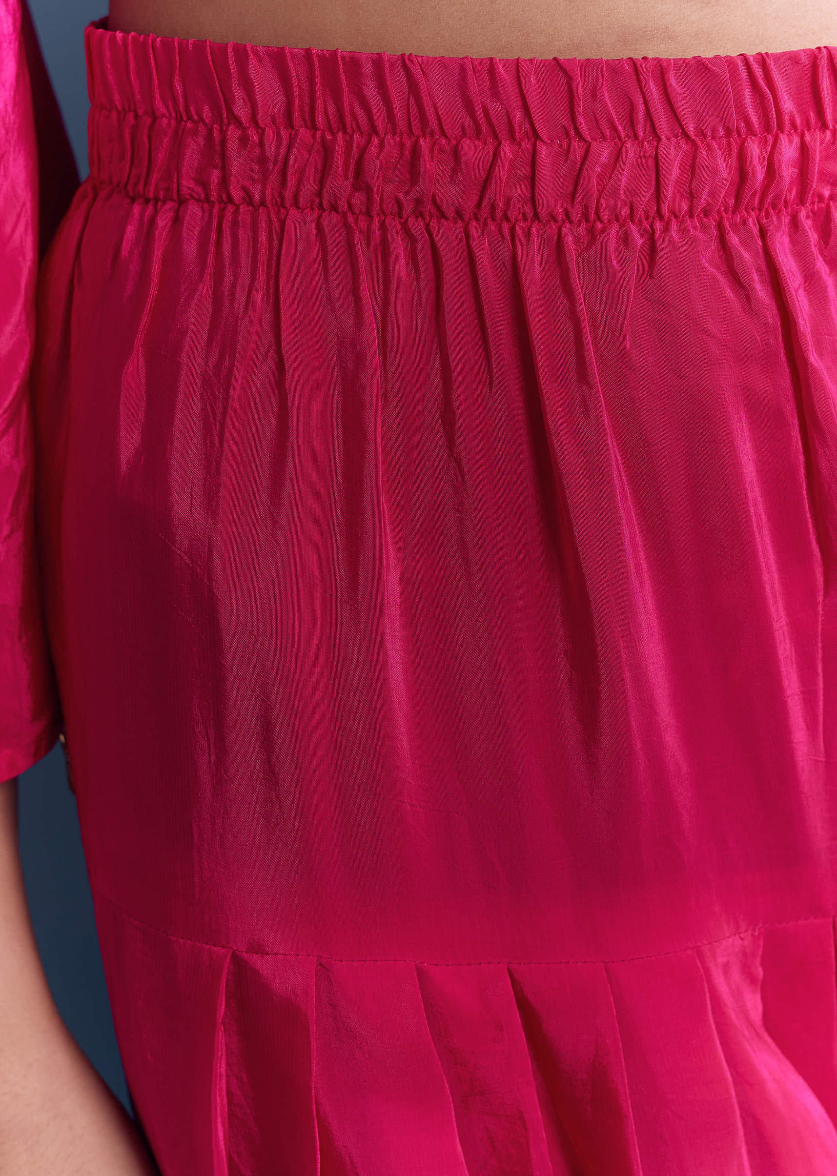 pink-crepe-kurta-set-with-zardosi-work-and-farzi-pants-sg344735-6.jpg