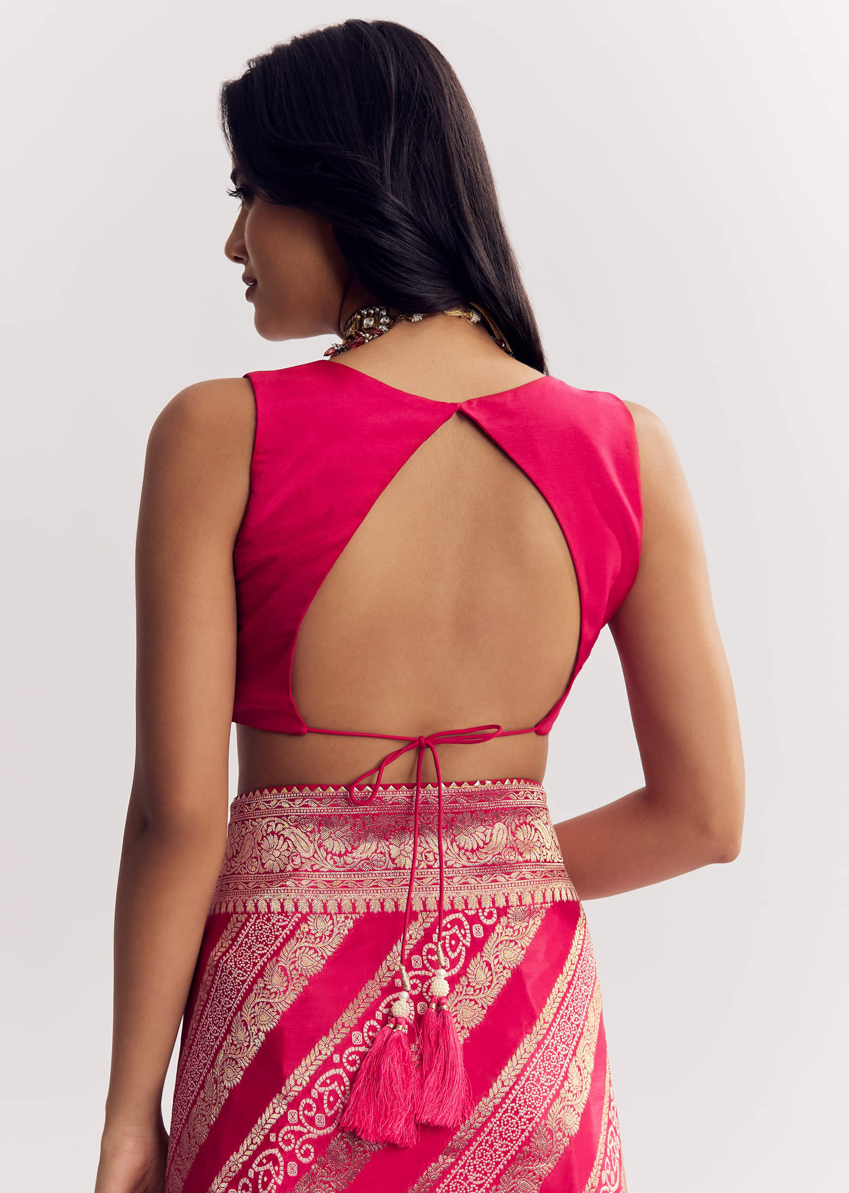 pink-satin-saree-with-zari-vine-design-sg316251-8_b2948848-6c4f-42ef-a8e1-a8cca2d90dbe.jpg
